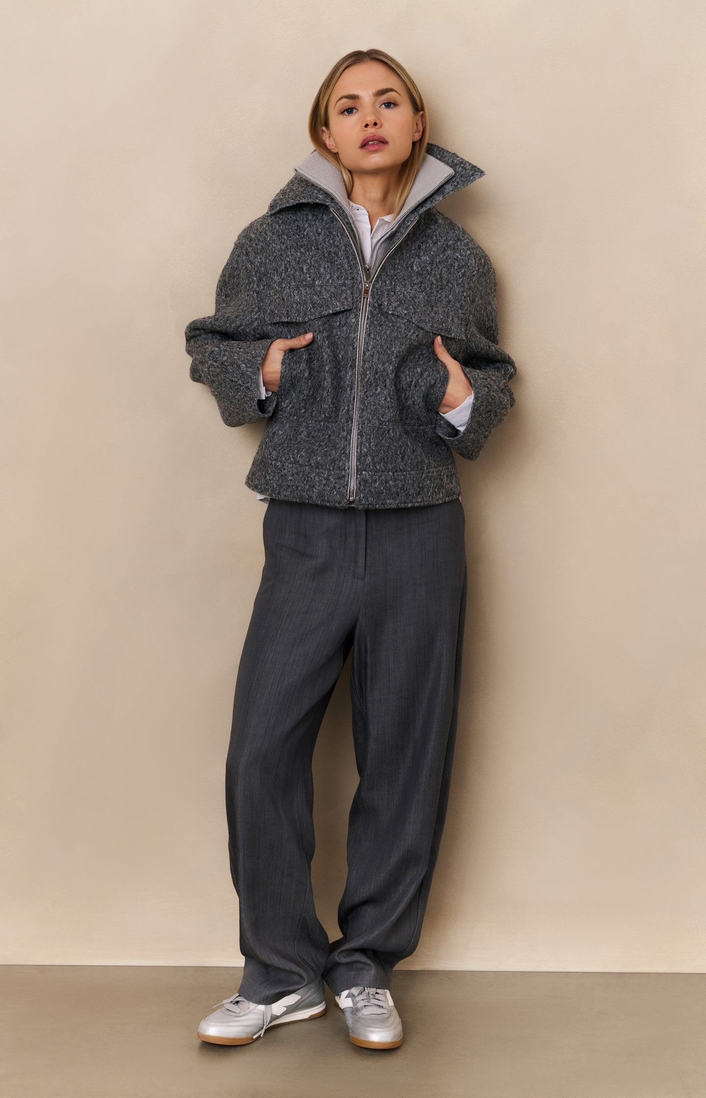 Knitted collar with half zipper - Type: lookbook