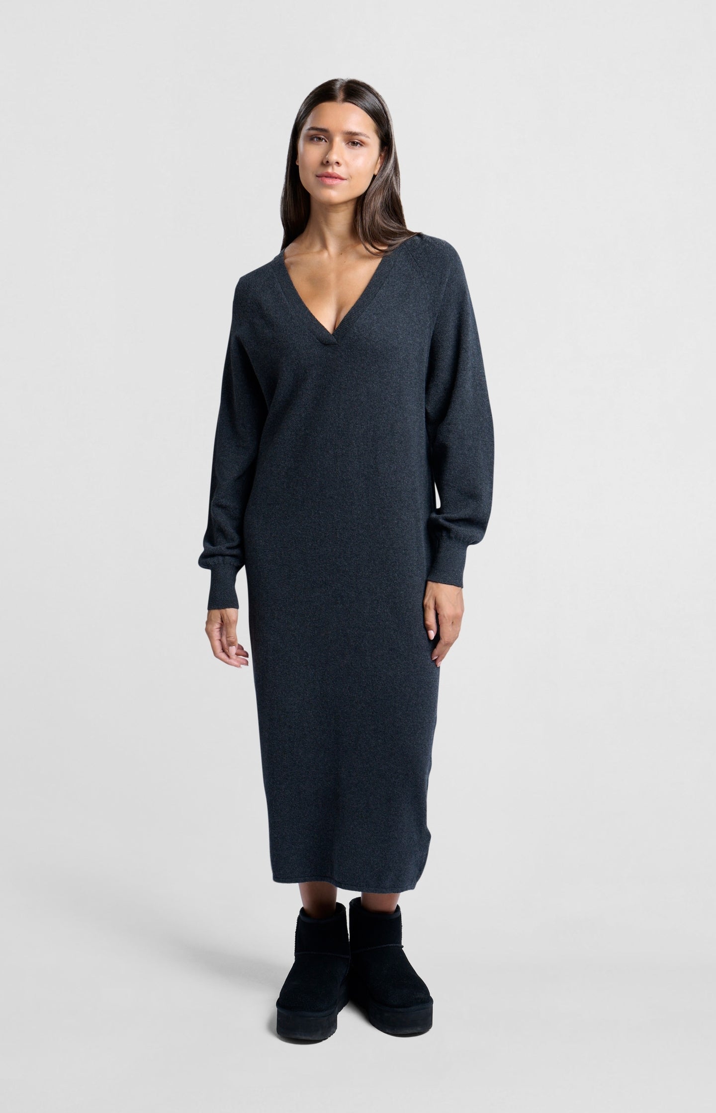 Knitted dark gray dress with V-neck and long sleeves - Anthracite Melange - Type: lookbook