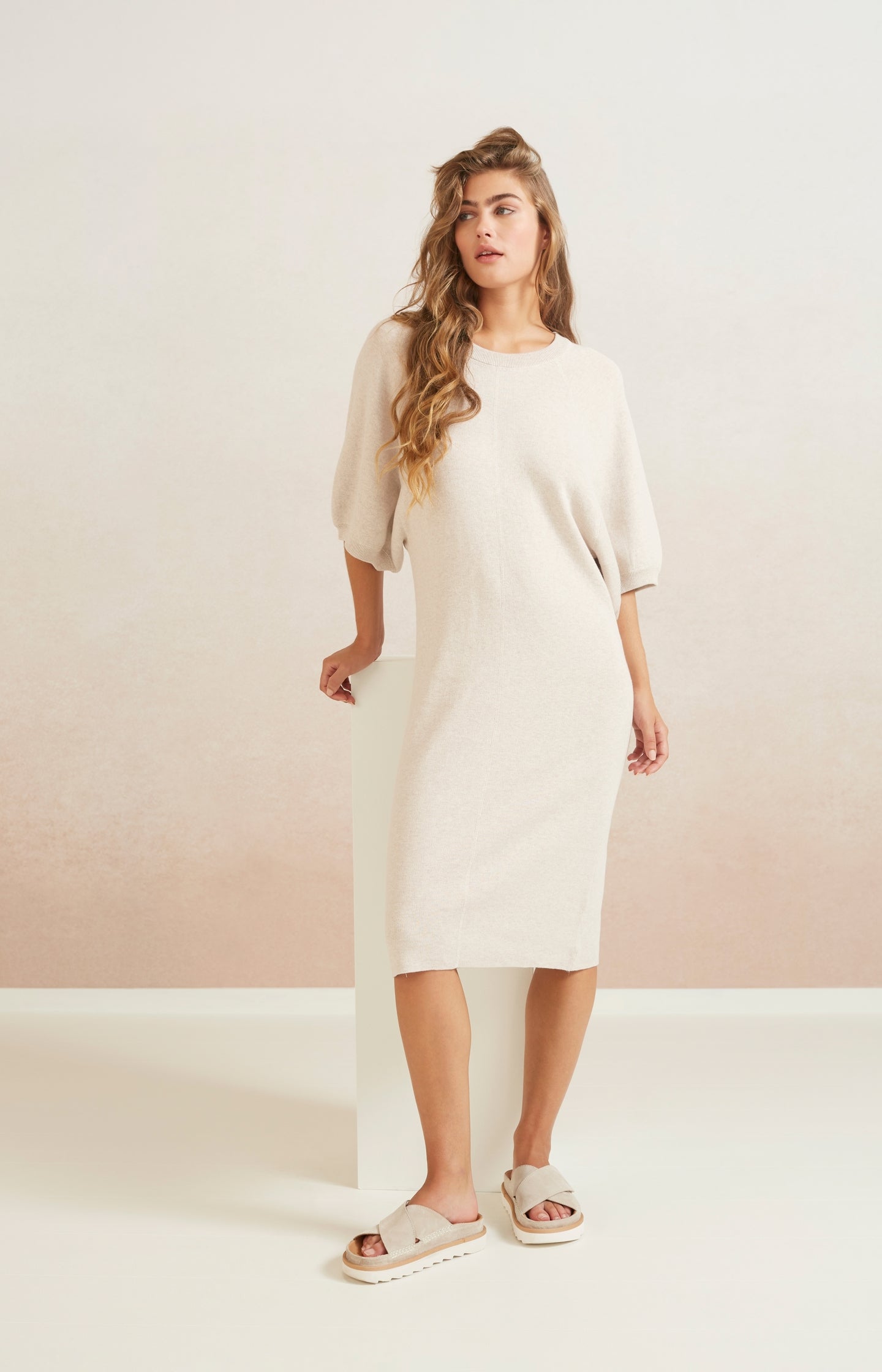 Knitted dress with round neck and half long wide sleeves - Type: lookbook