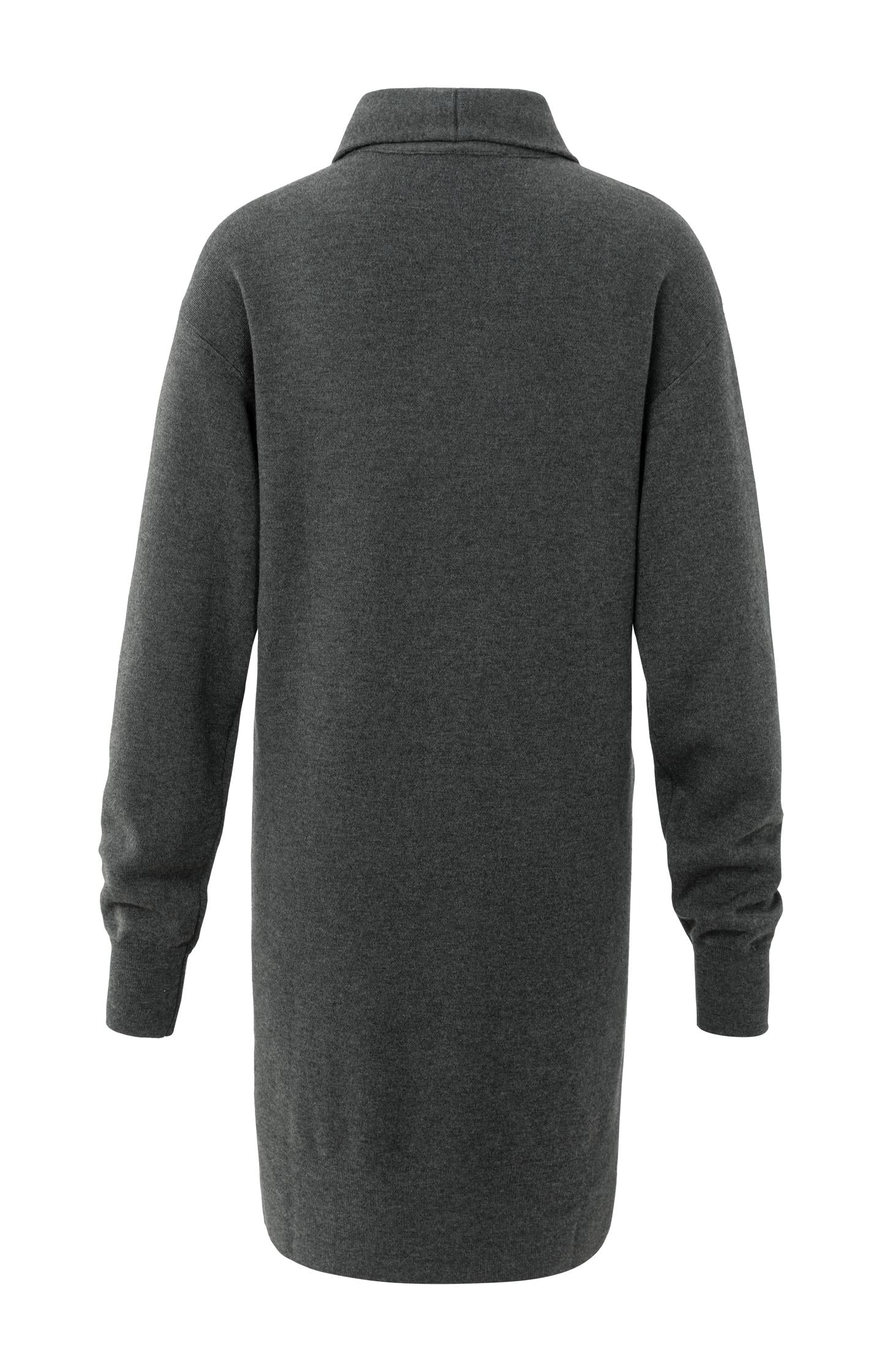 Knitted dress with zipper and long sleeves