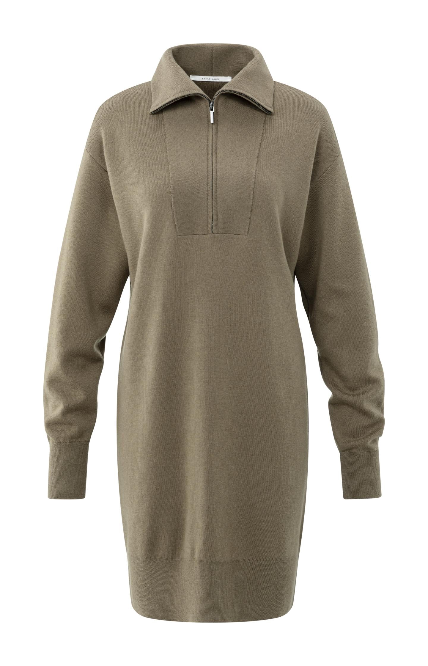 Knitted dress with zipper and long sleeves - Type: product