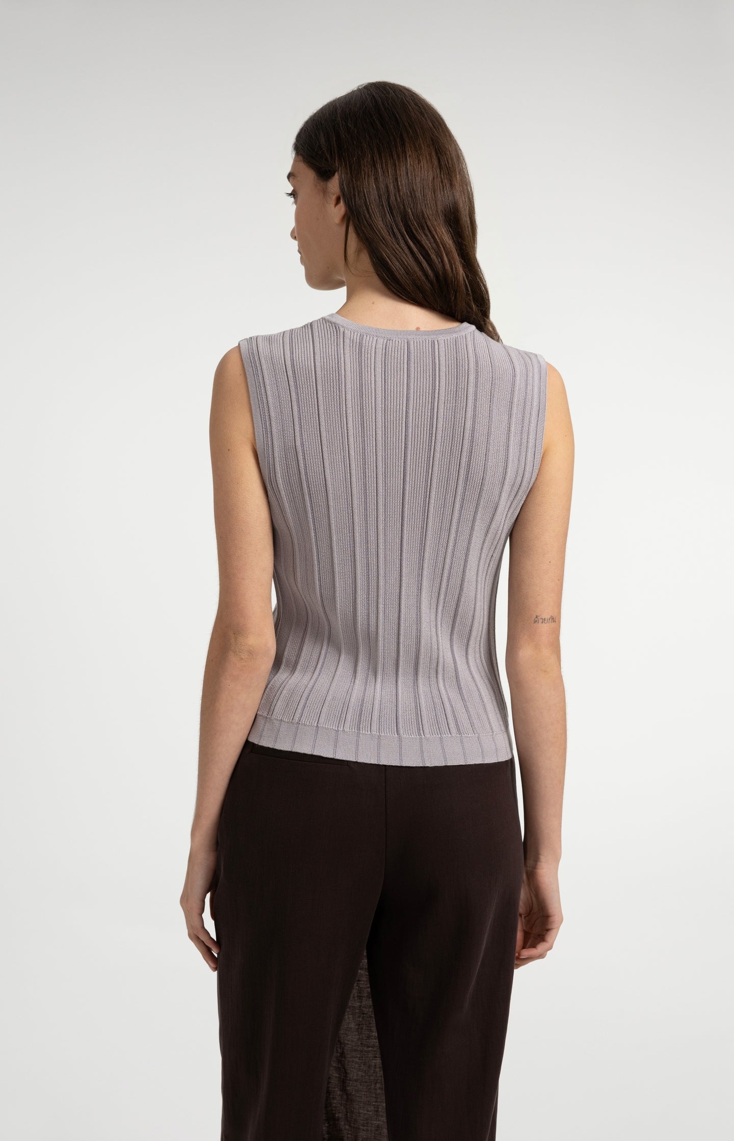 Knitted gilet with V-neck and stripe design