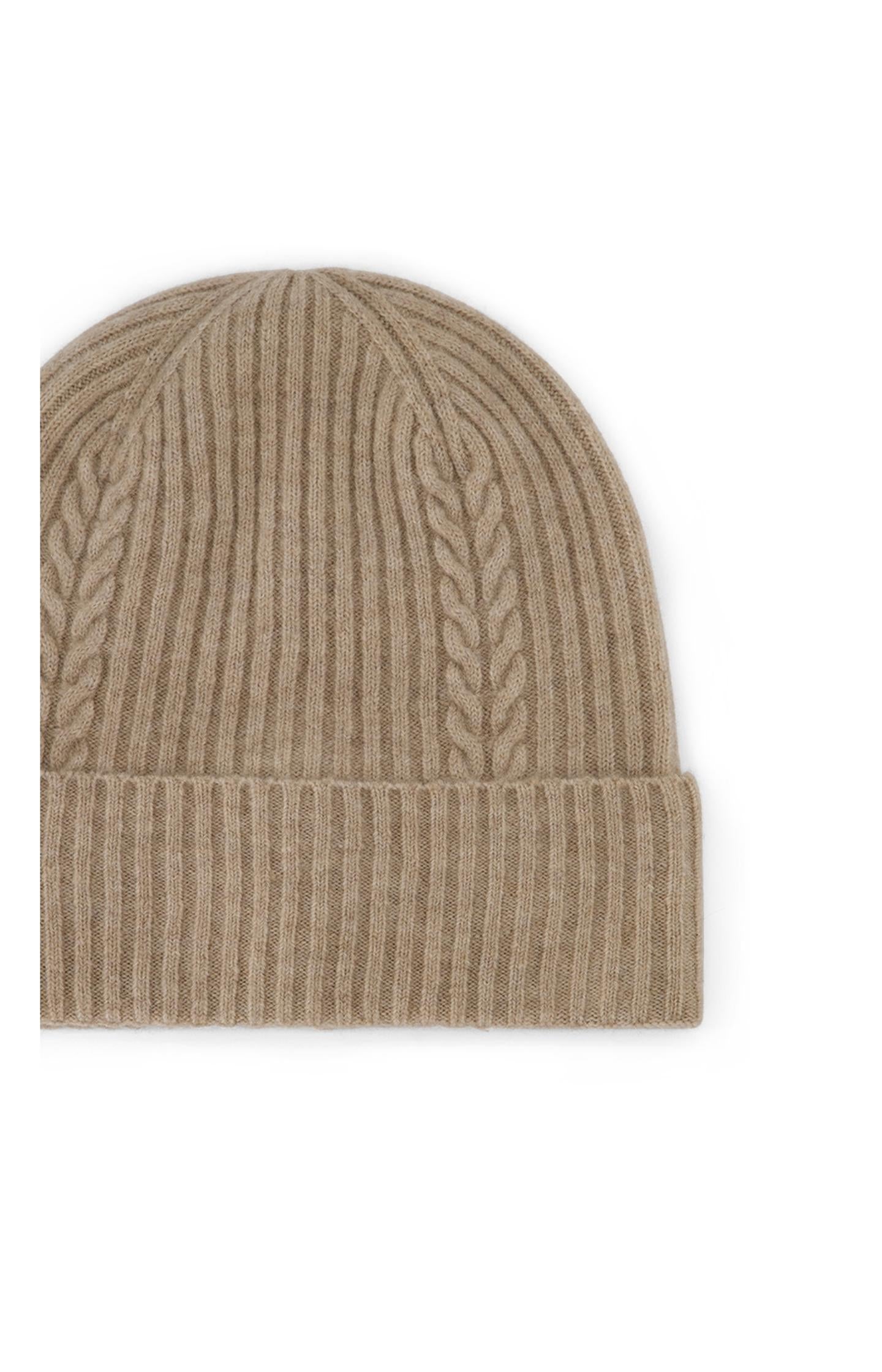 Knitted hat with ribbed pattern and turned-up edge