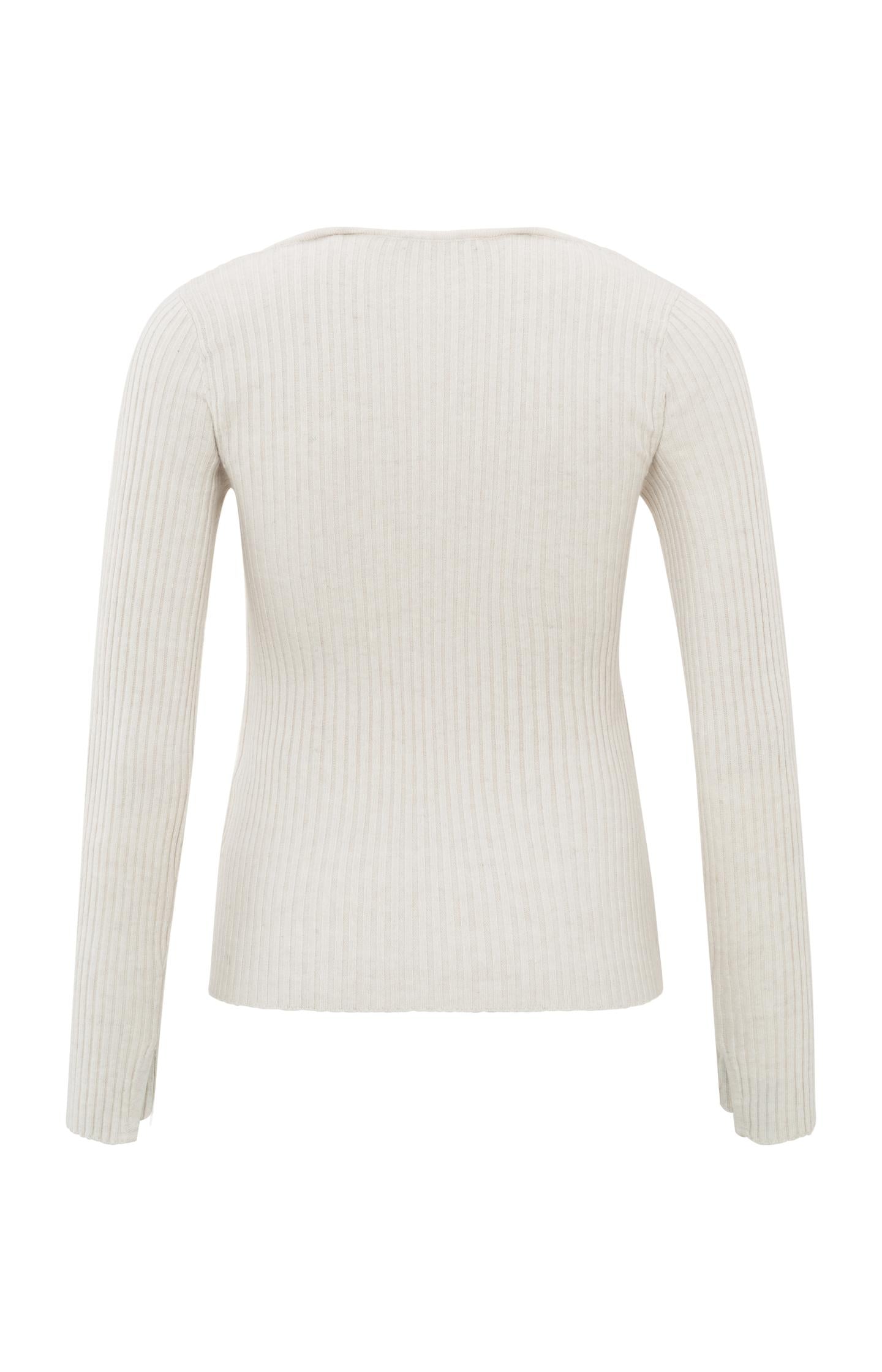 Knitted shirt with short sleeves, round neck and fitted fit