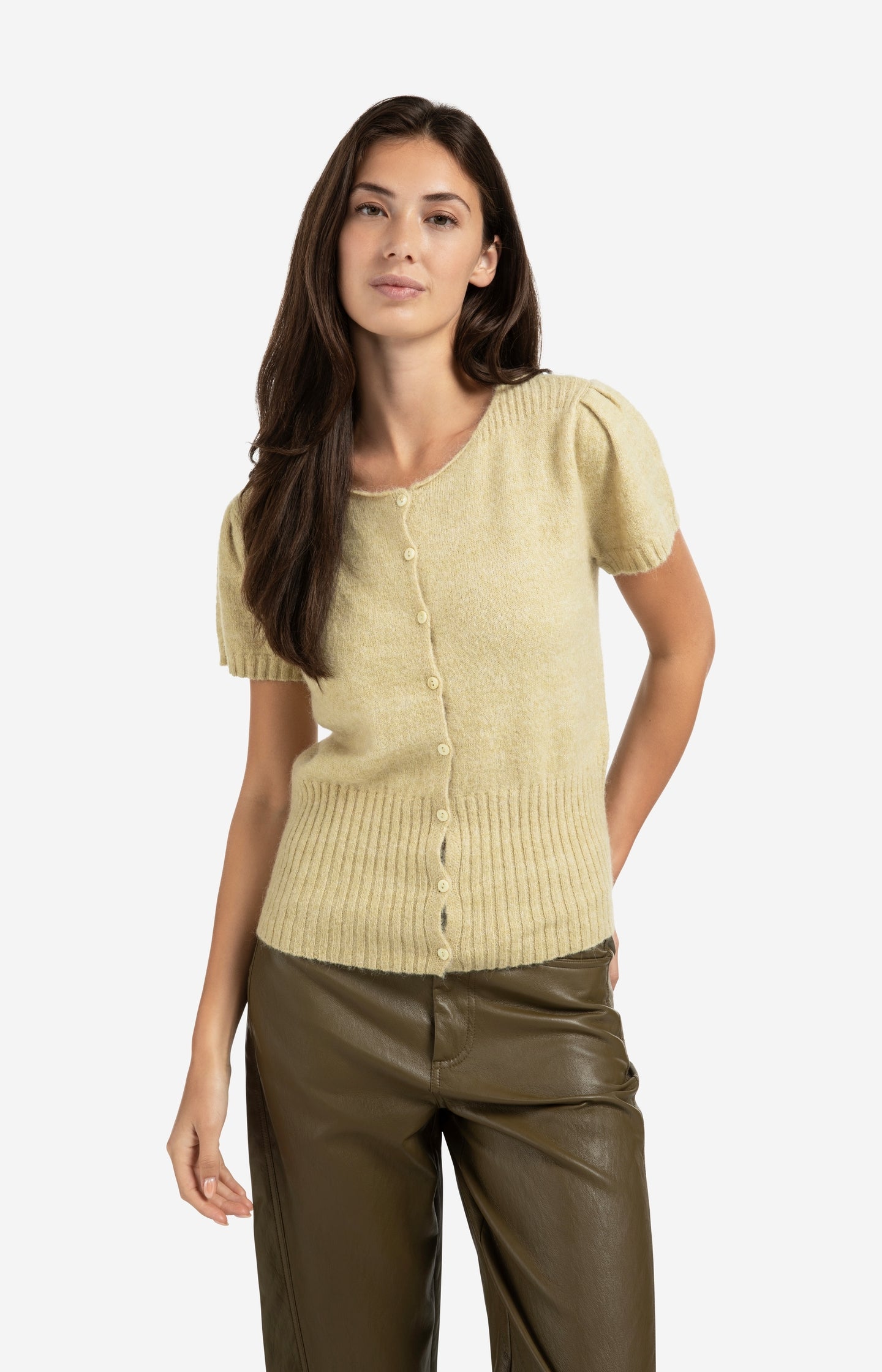 Knitted short sleeve cardigan with rib accents