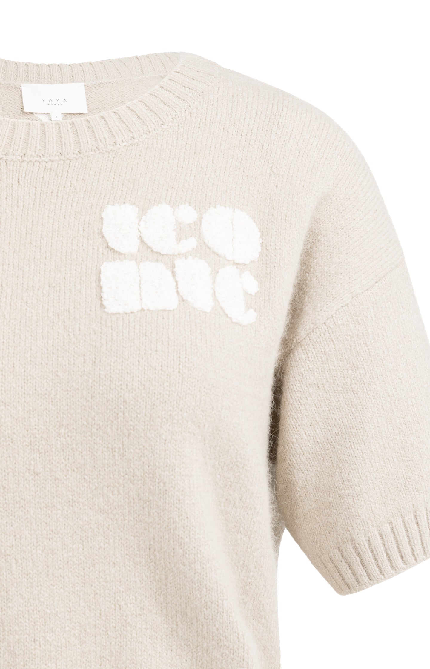 Knitted short sleeve sweater with artwork