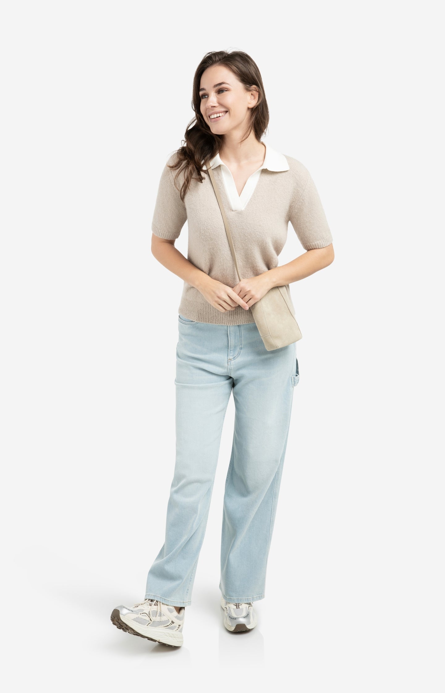 Knitted short-sleeve sweater with contrast collar