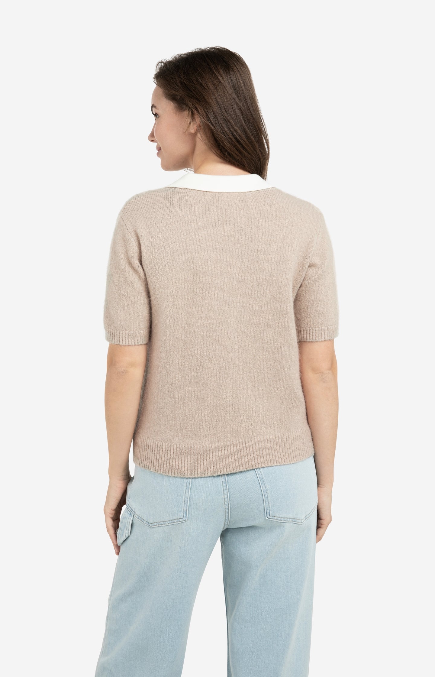Knitted short-sleeve sweater with contrast collar