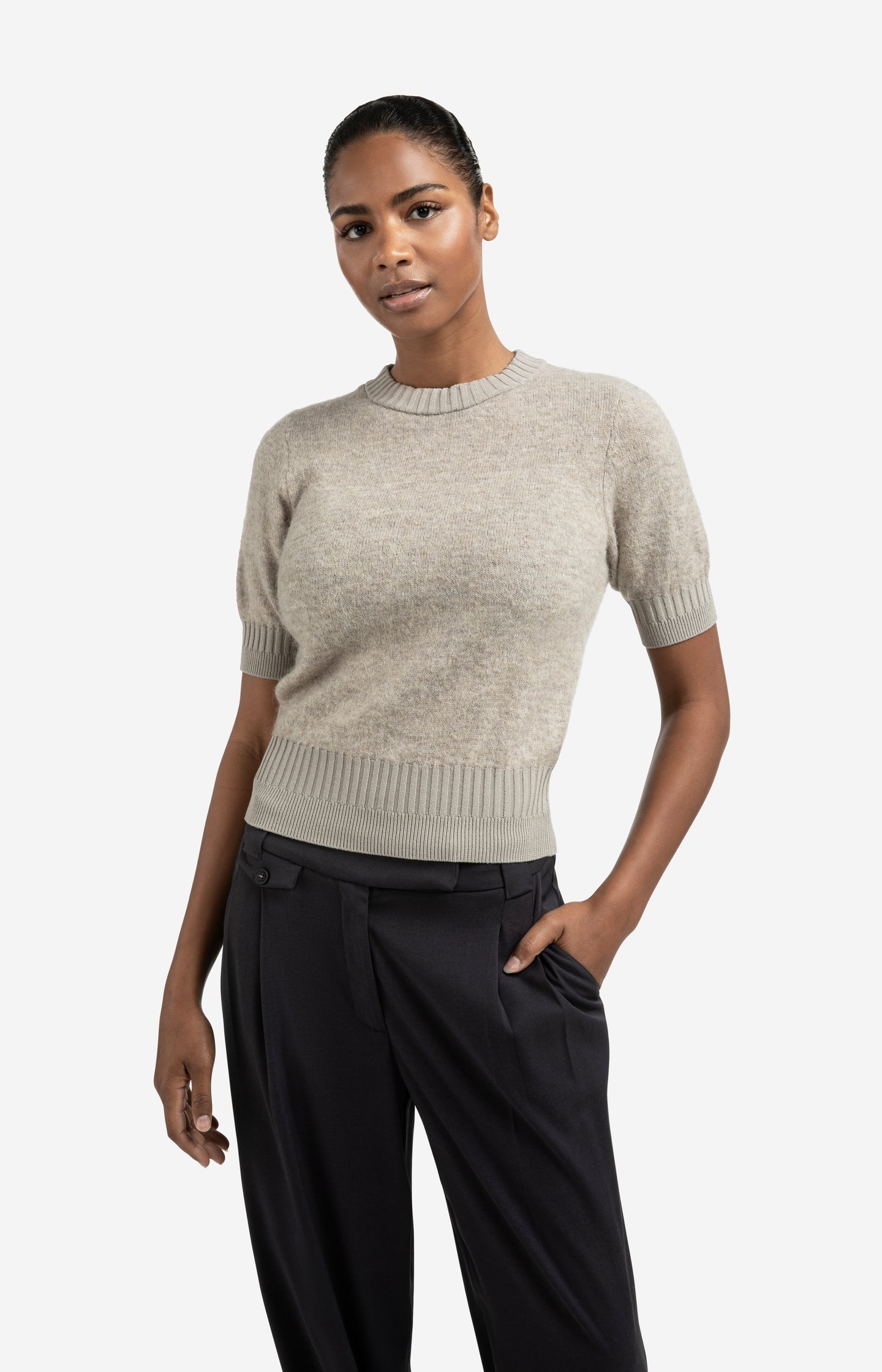 Knitted short sleeve sweater with double rib details