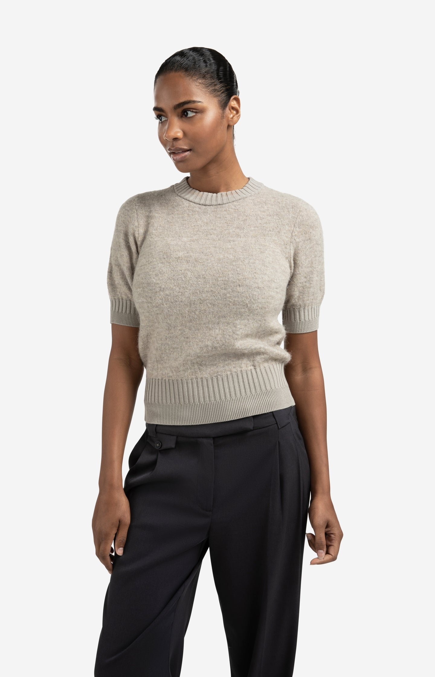 Knitted short sleeve sweater with double rib details