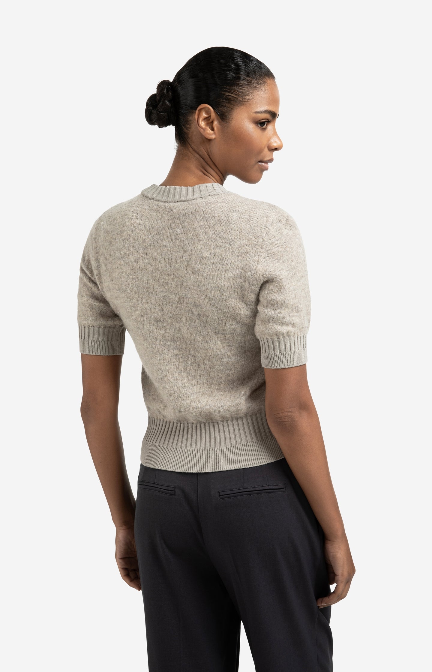 Knitted short sleeve sweater with double rib details