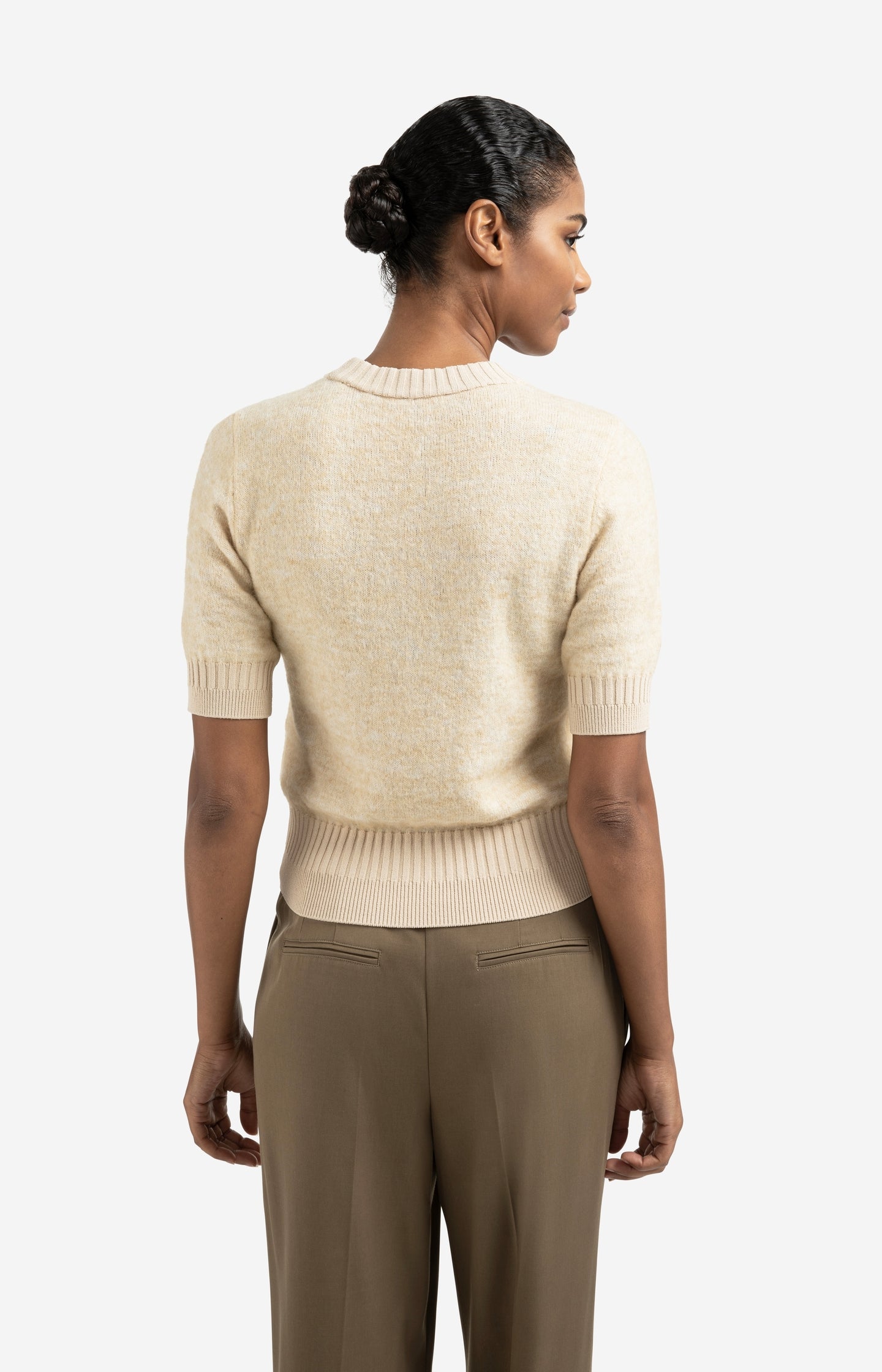 Knitted short sleeve sweater with double rib details