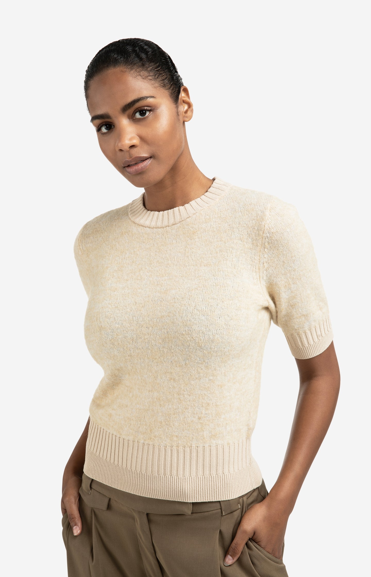 Knitted short sleeve sweater with double rib details