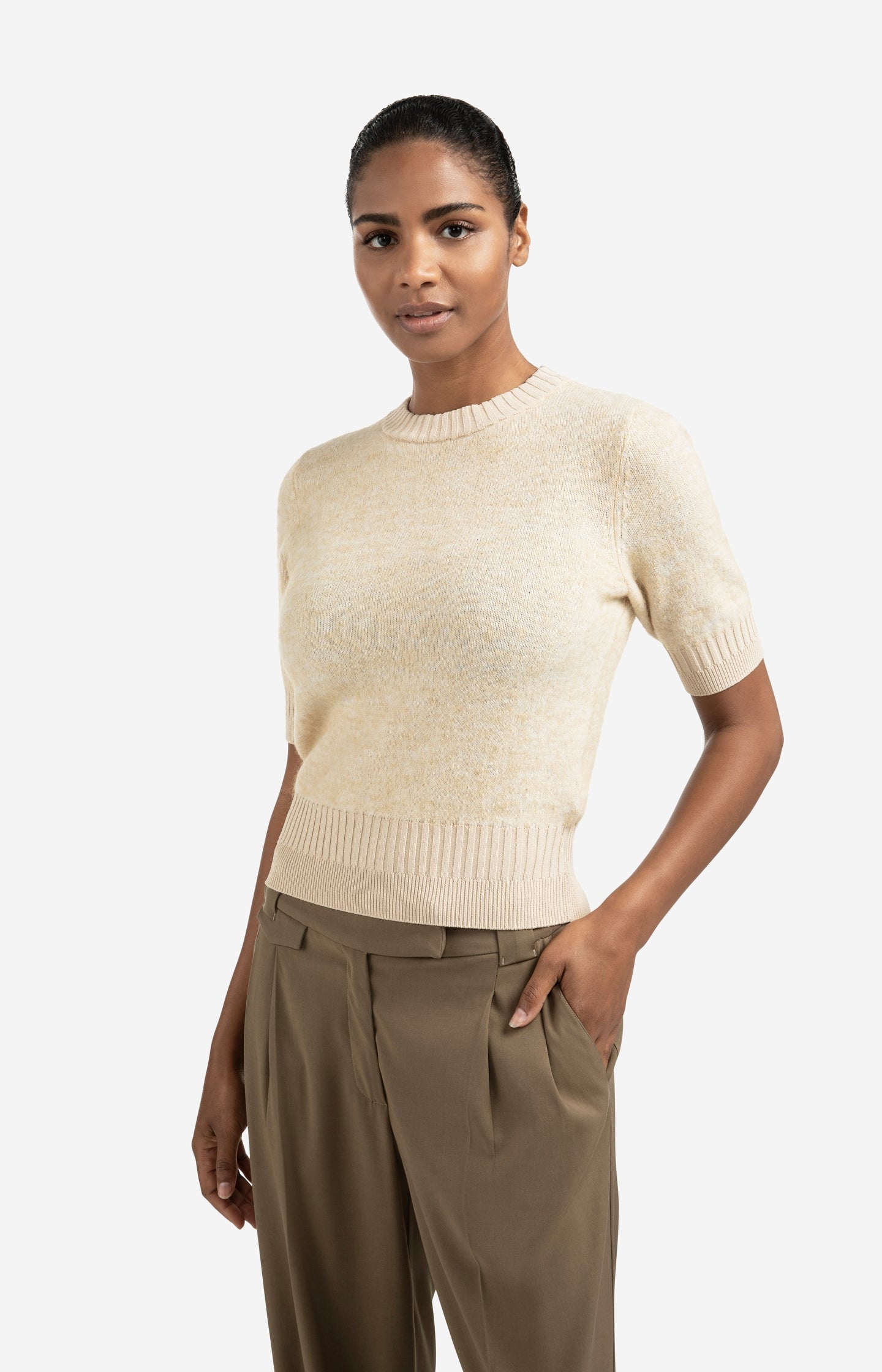 Knitted short sleeve sweater with double rib details