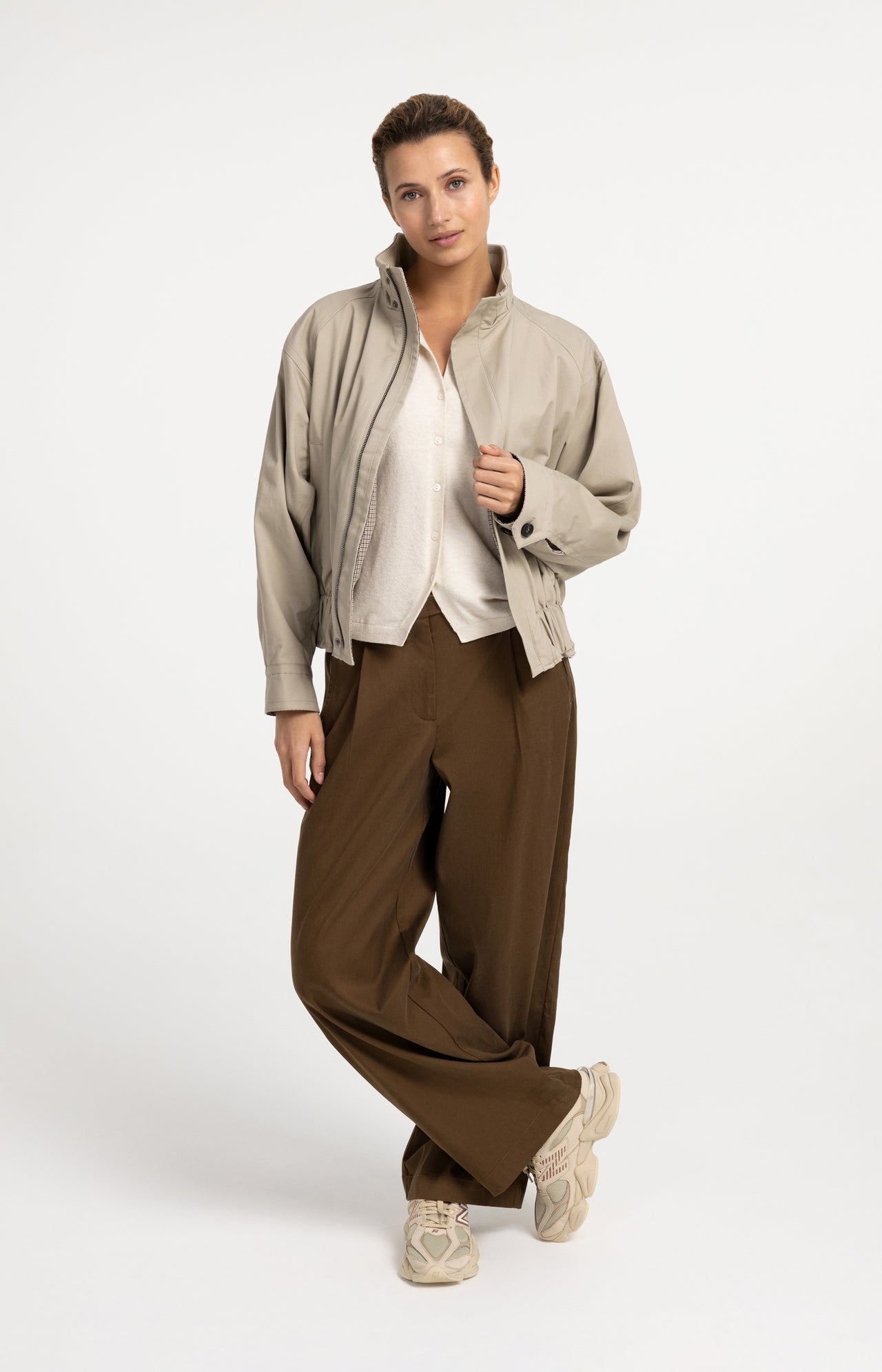 Knitted spencer with button closure - Type: lookbook