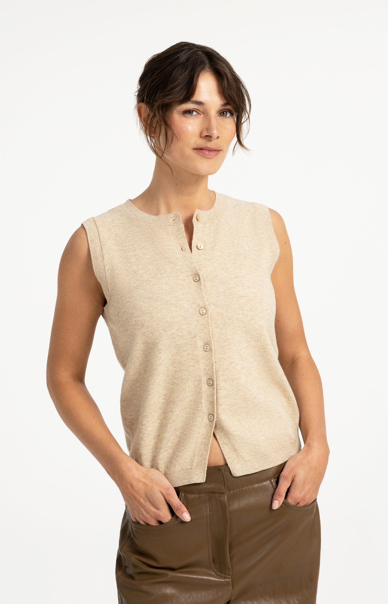 Knitted spencer with button closure - Type: lookbook
