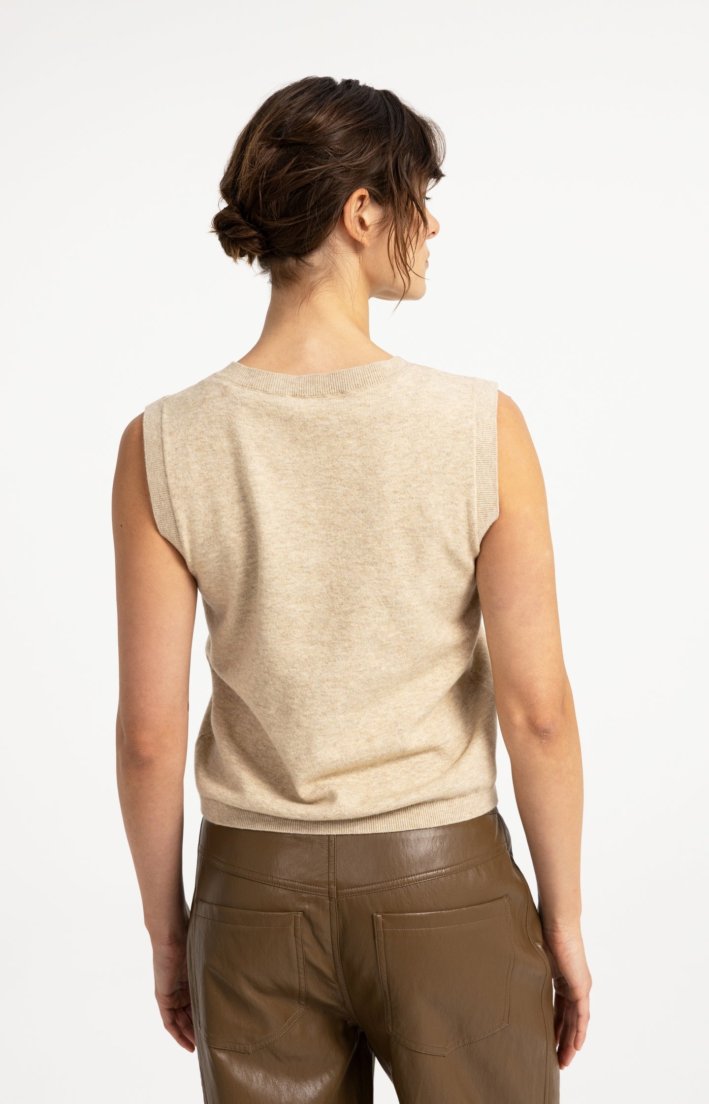Knitted spencer with button closure - Type: lookbook