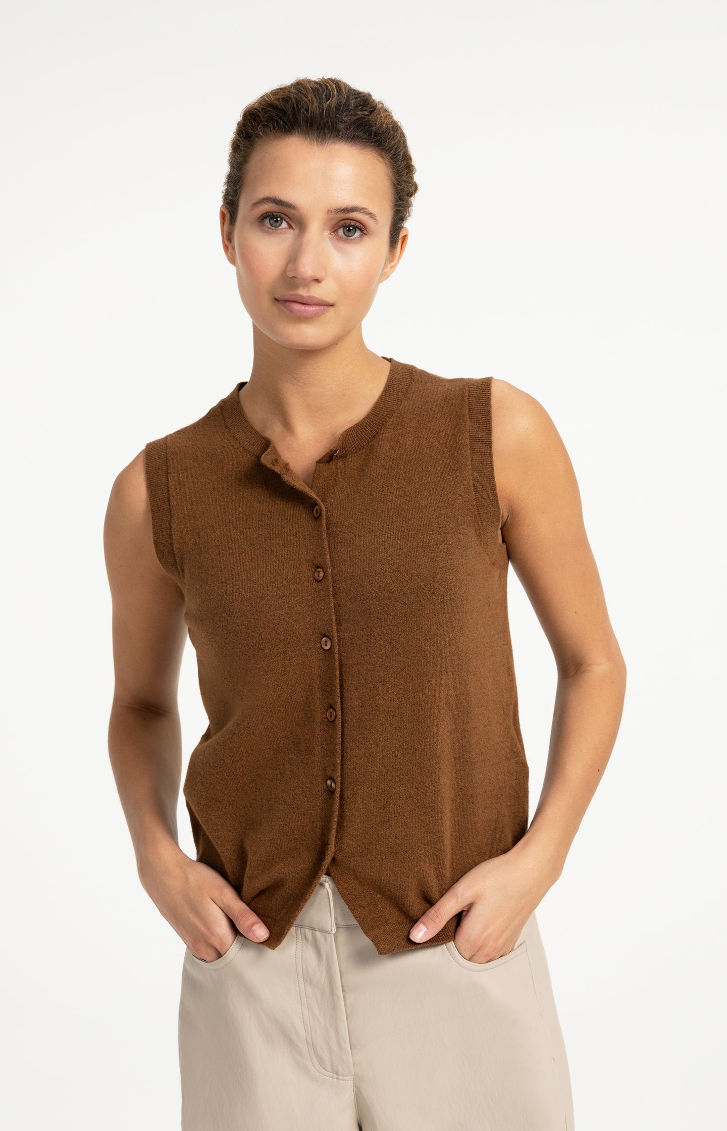 Knitted spencer with button closure - Type: lookbook