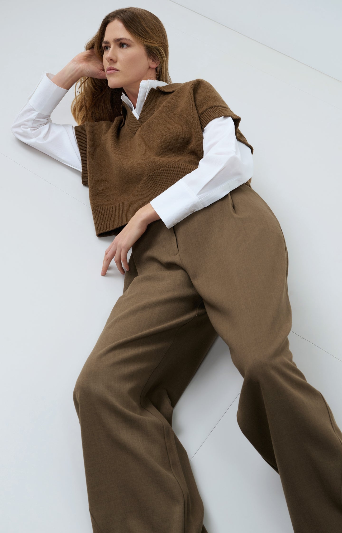 Knitted spencer with collar and short sleeves