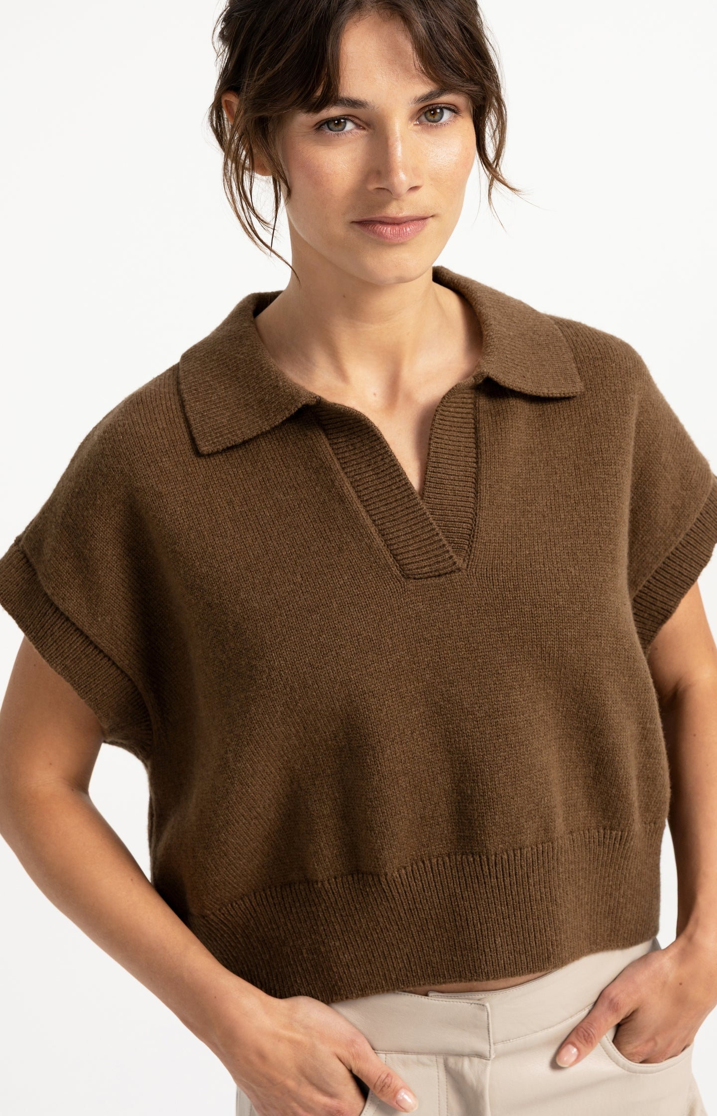 Knitted spencer with collar and short sleeves