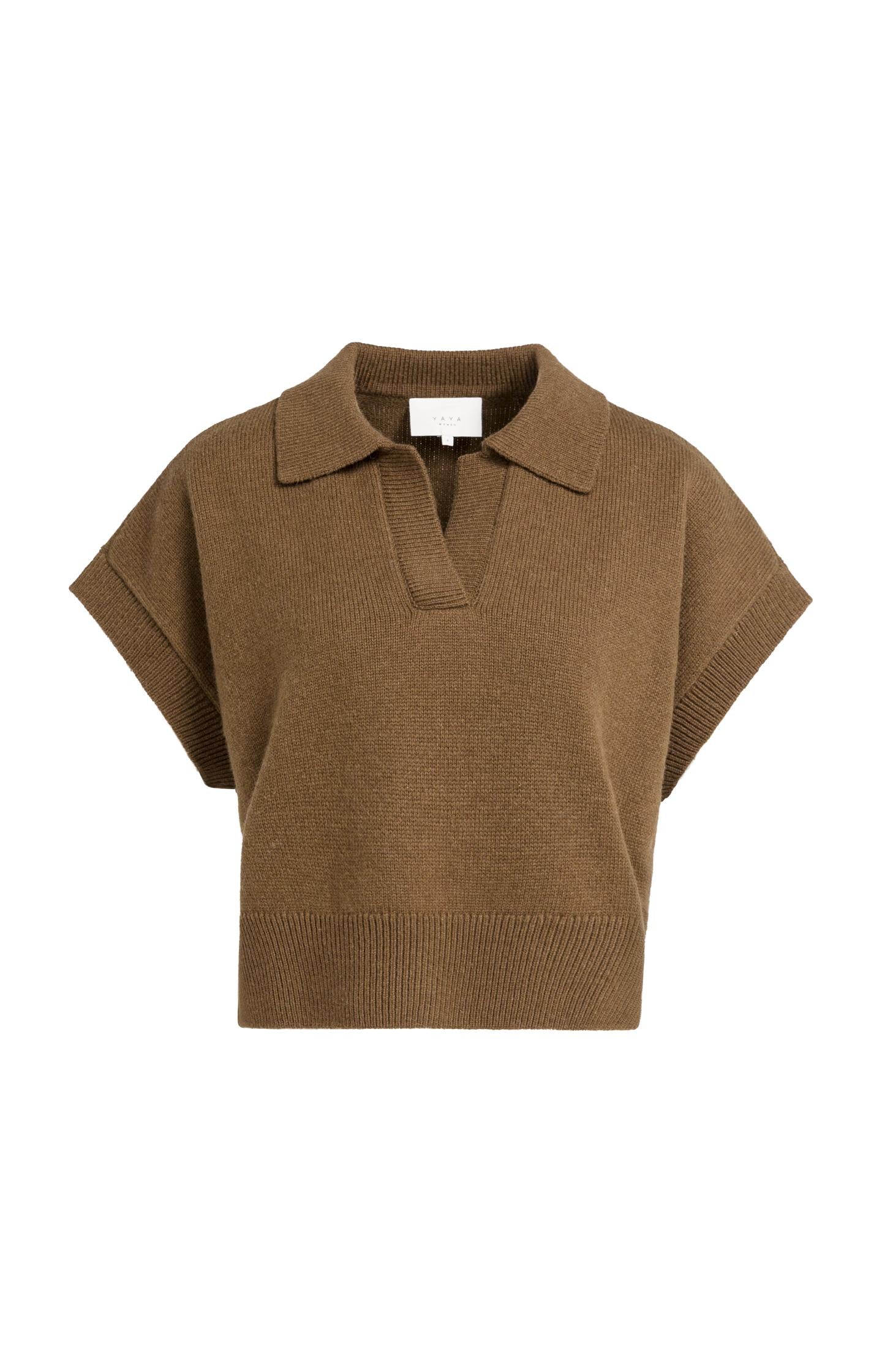 Knitted spencer with collar and short sleeves