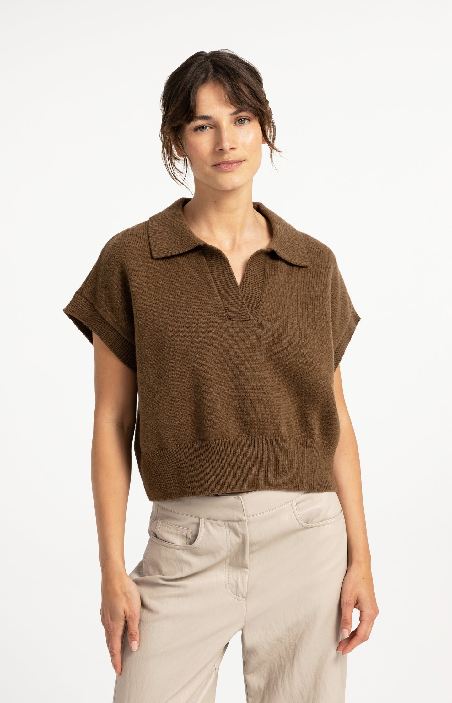 Knitted spencer with collar and short sleeves