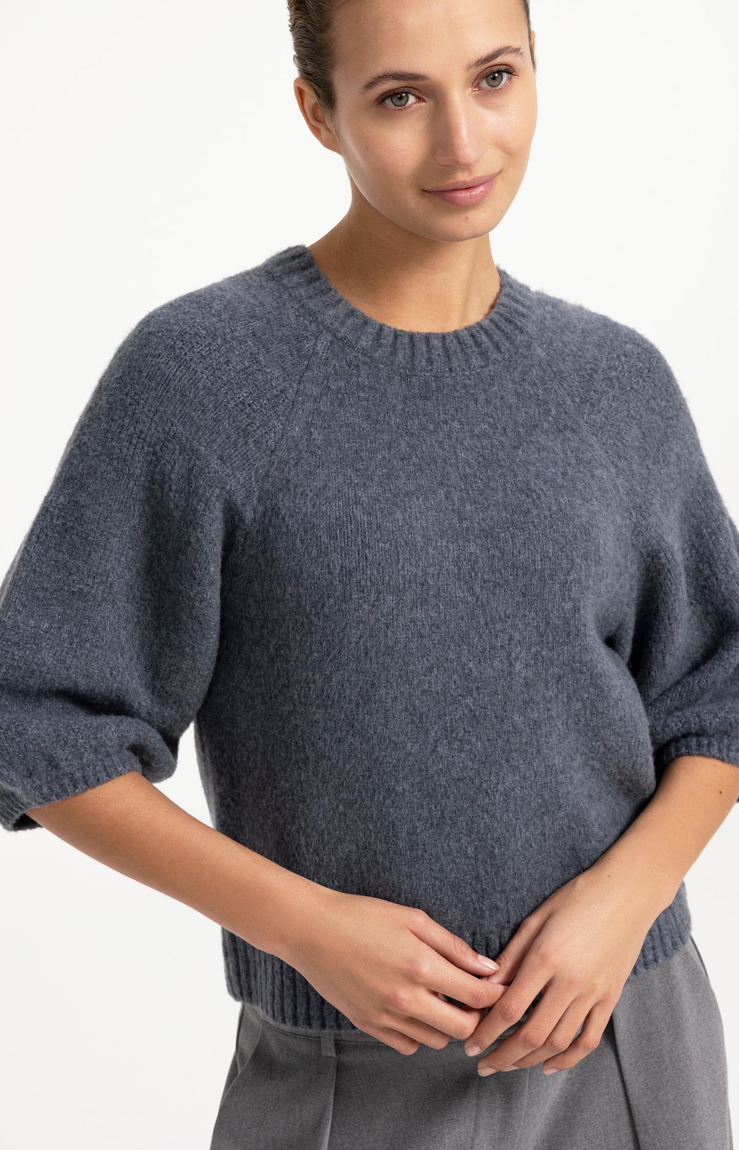 Knitted sweater with balloon sleeves