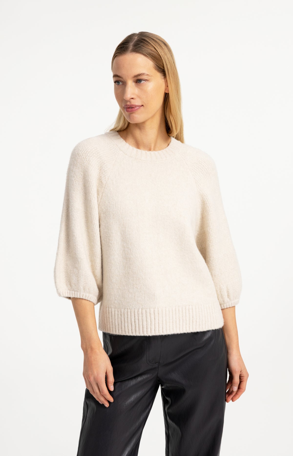 Knitted sweater with balloon sleeves