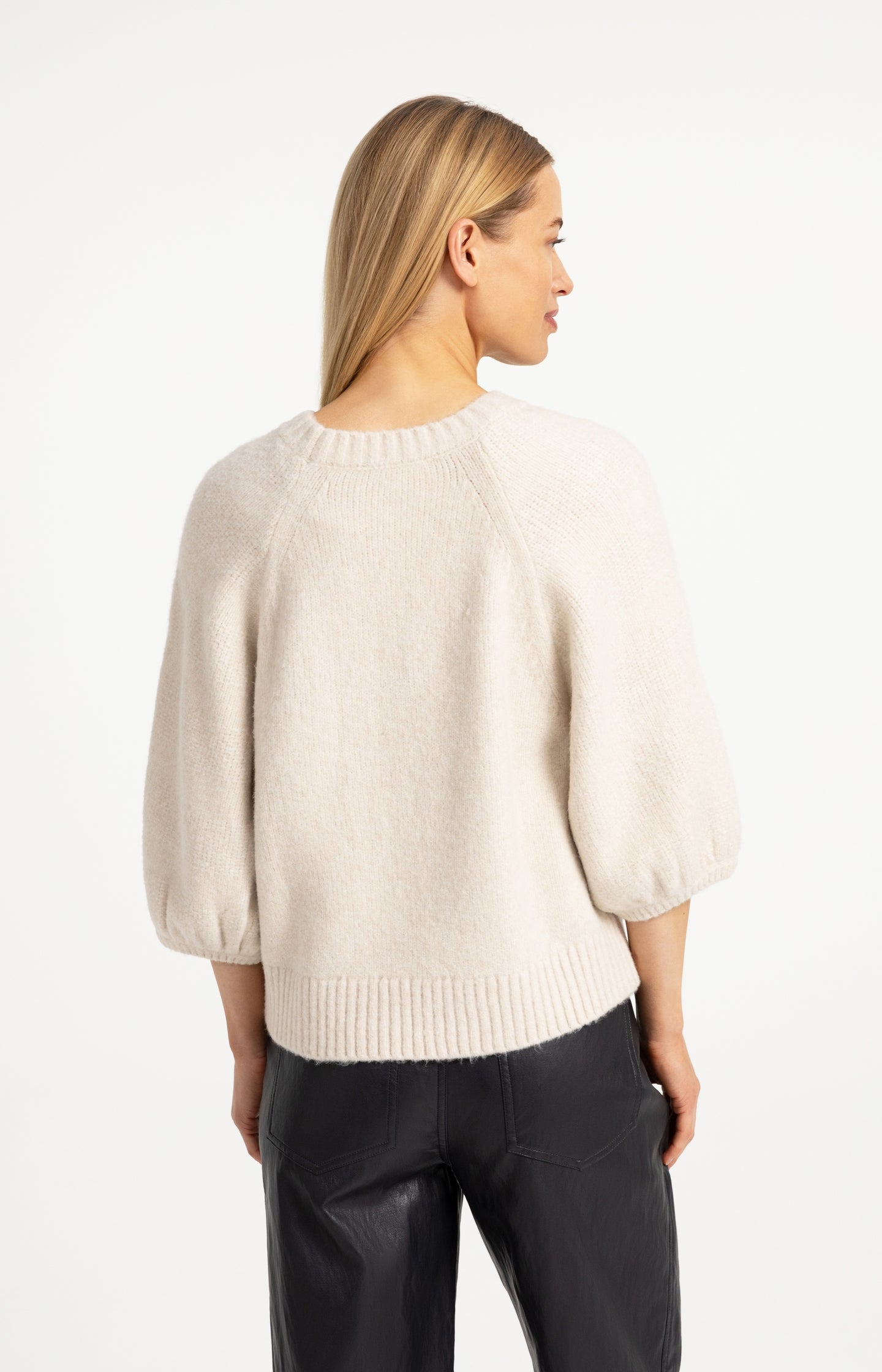 Knitted sweater with balloon sleeves