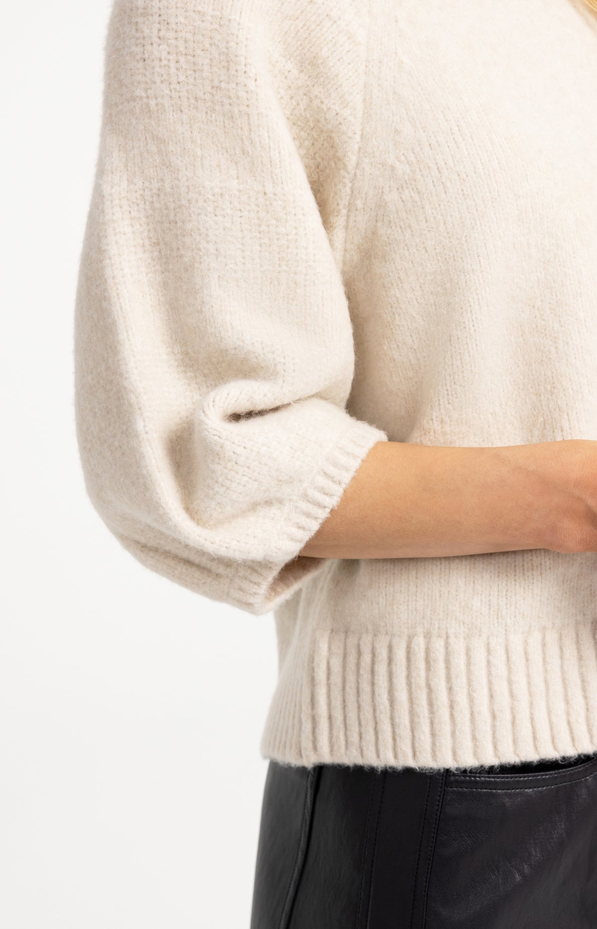 Knitted sweater with balloon sleeves