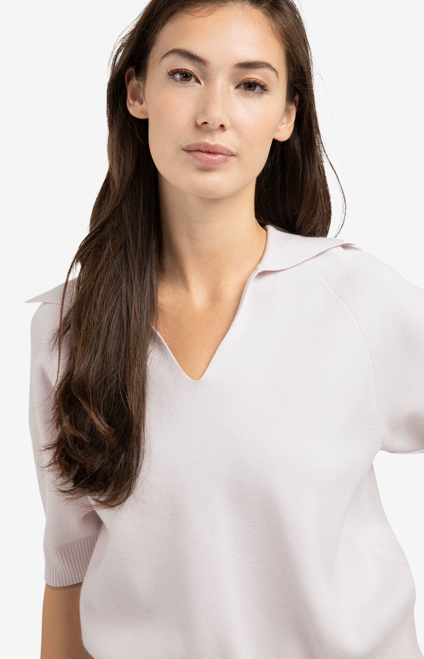 Knitted sweater with collar and short sleeves