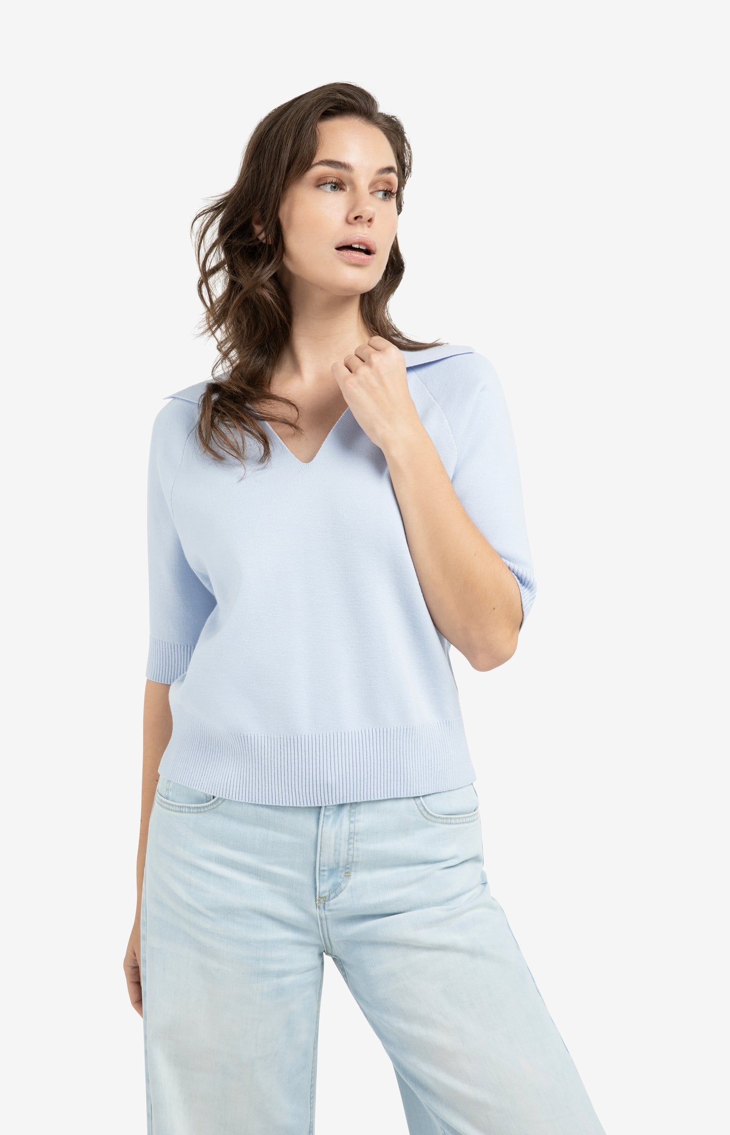 Knitted sweater with collar and short sleeves - Type: lookbook