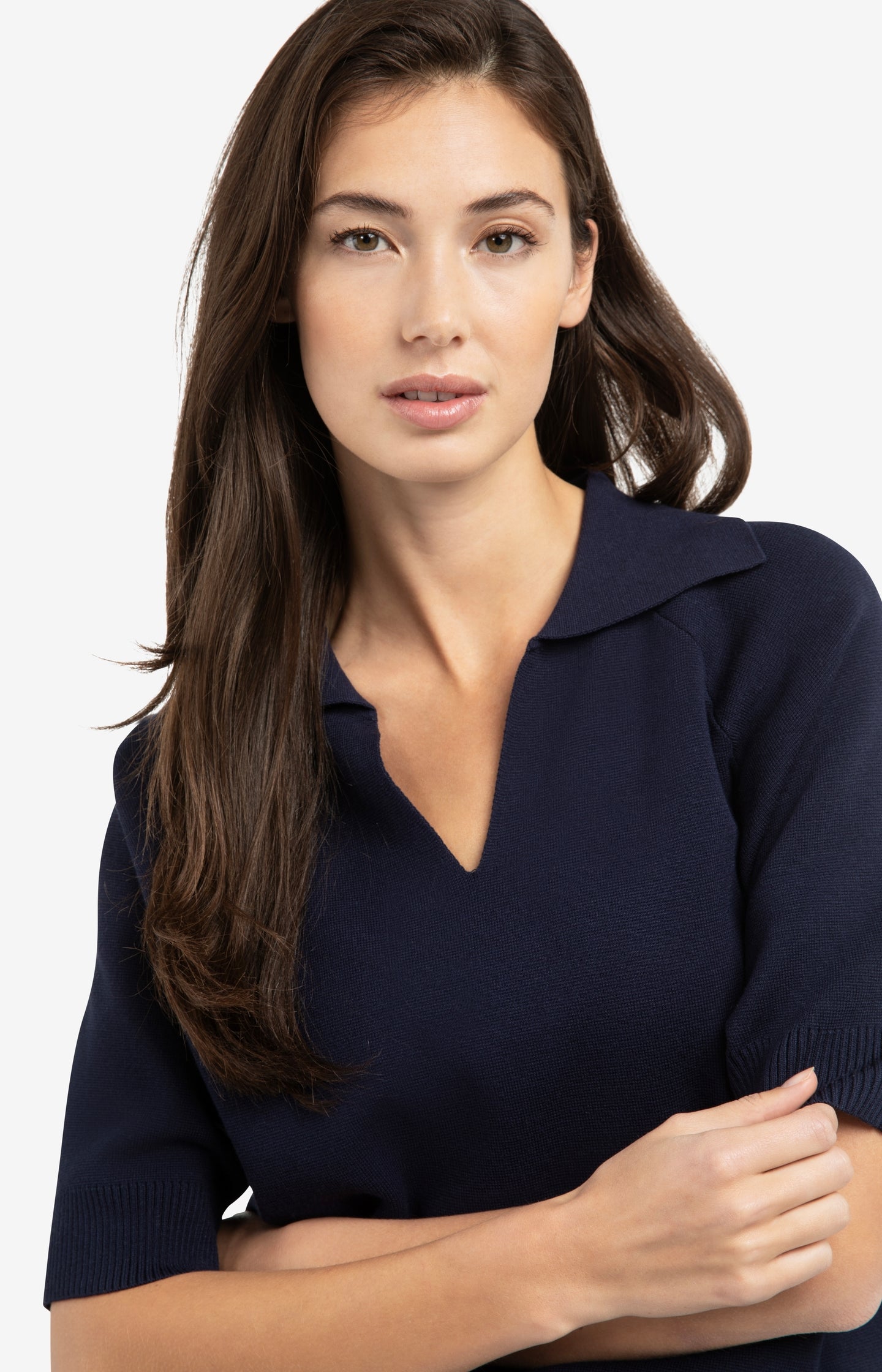 Knitted sweater with collar and short sleeves