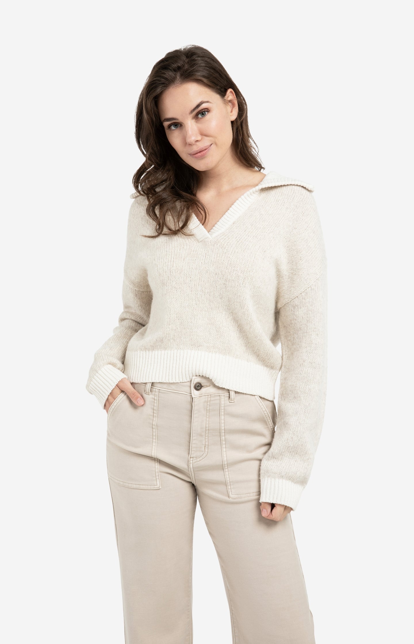 Knitted sweater with contrast collar and trims