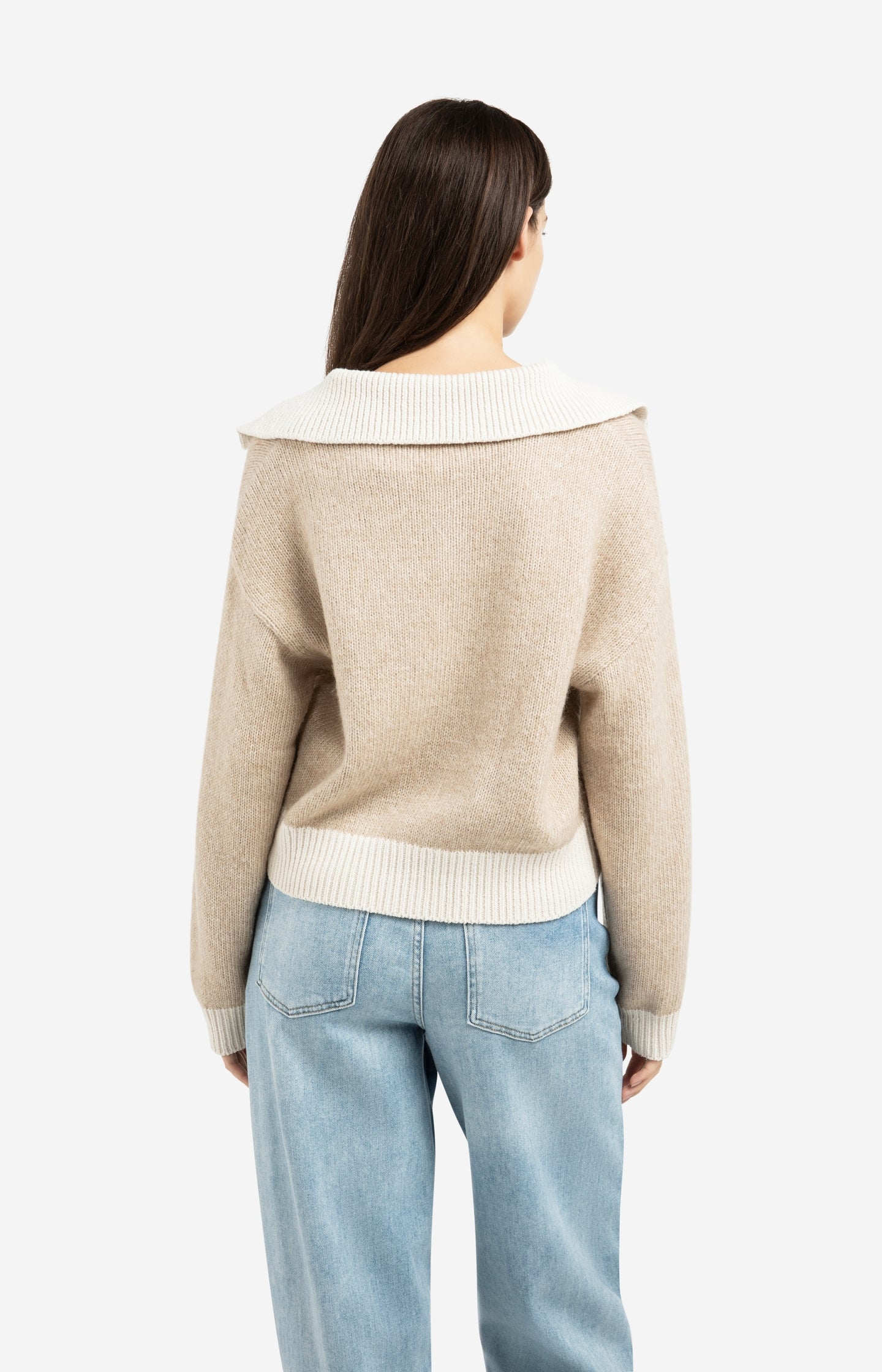 Knitted sweater with contrast collar and trims