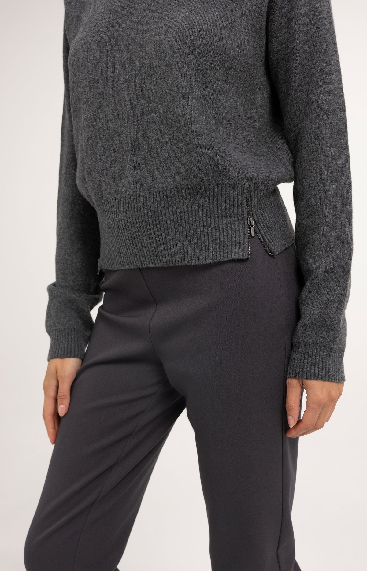 Knitted sweater with shoulder detail and side zips - Dark Anthracite Melange