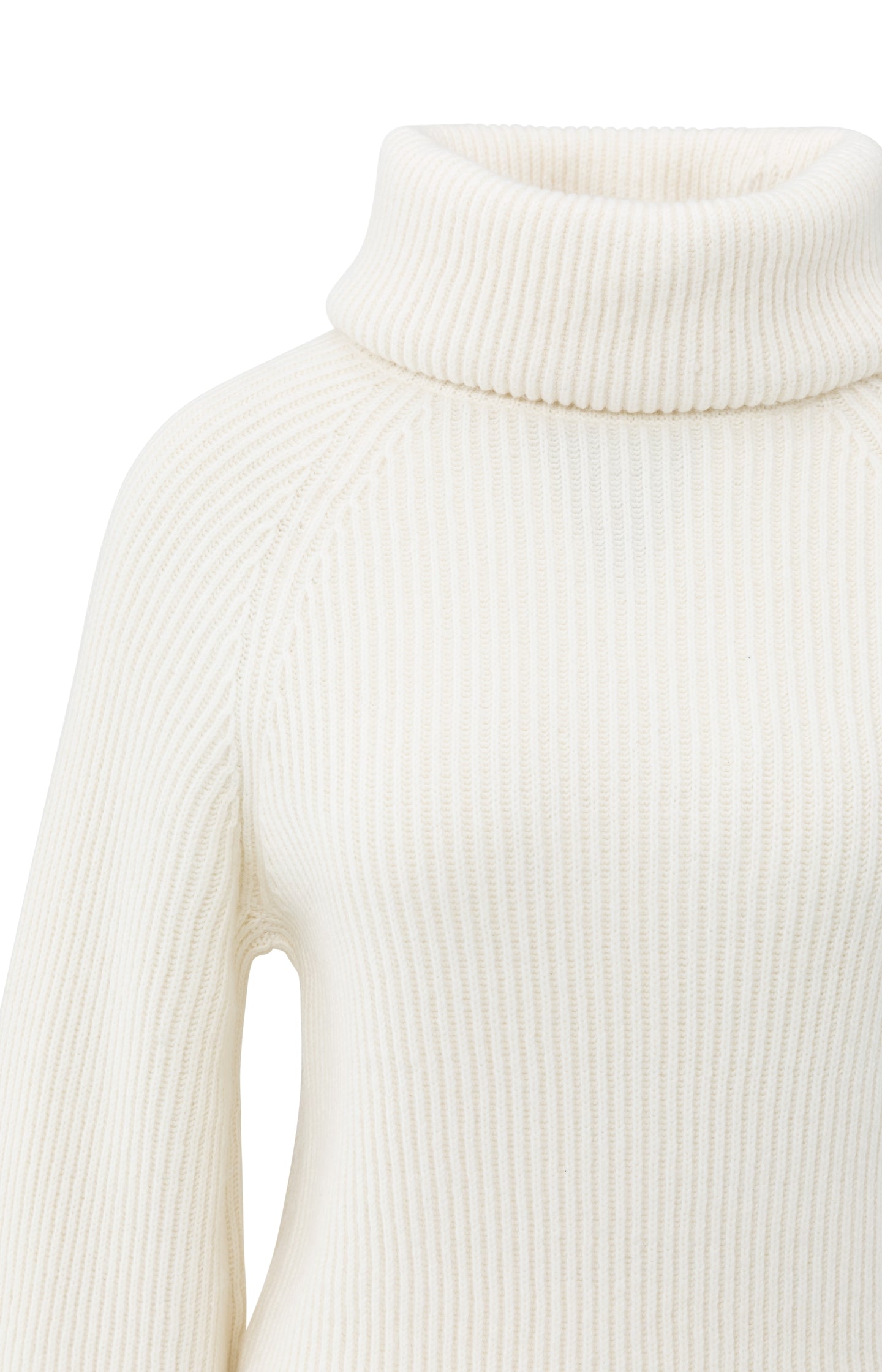Knitted sweater with wide collar and balloon sleeves