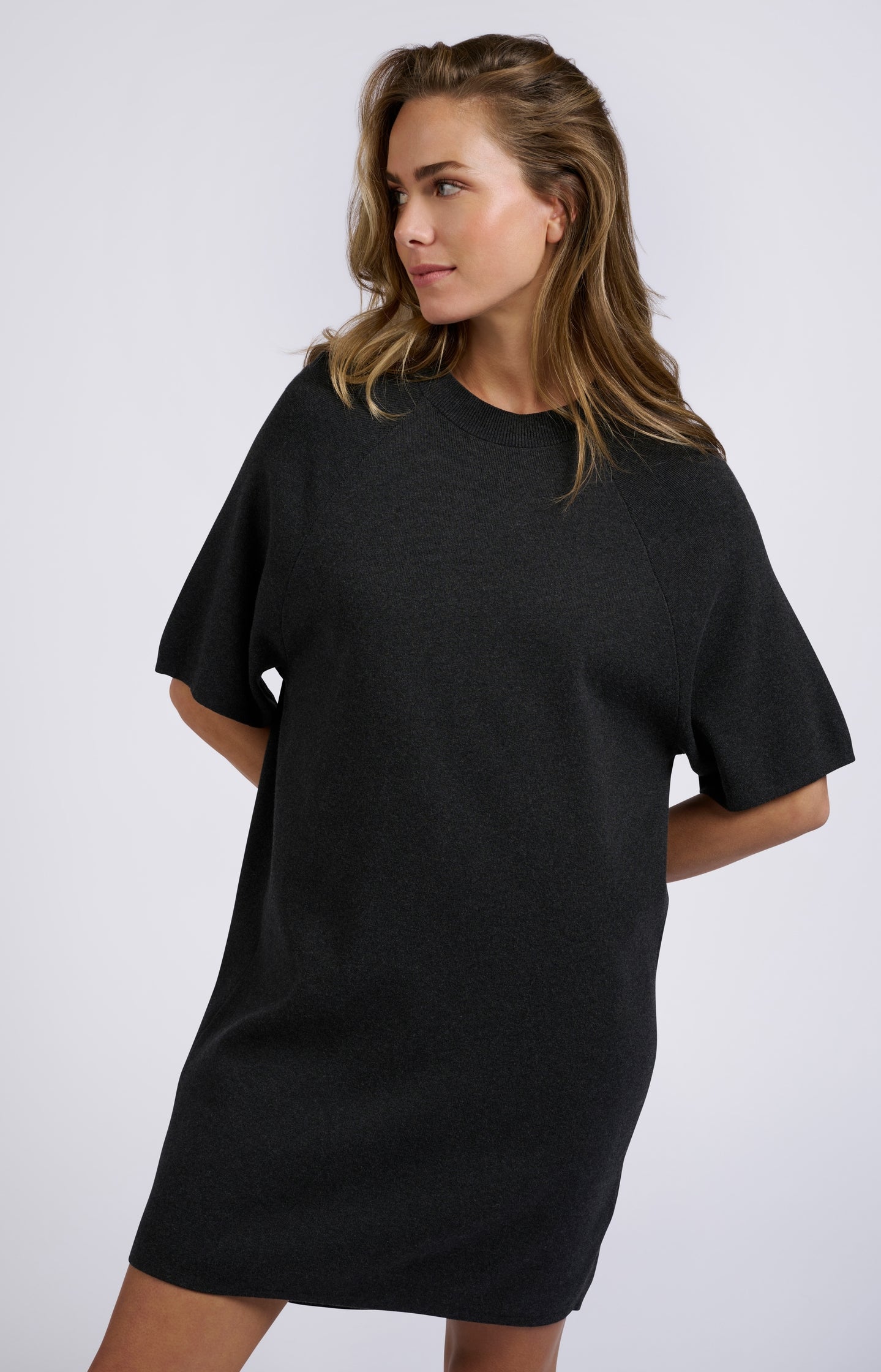 Knitted T-shirt dress with short sleeves and a round neck - Type: lookbook