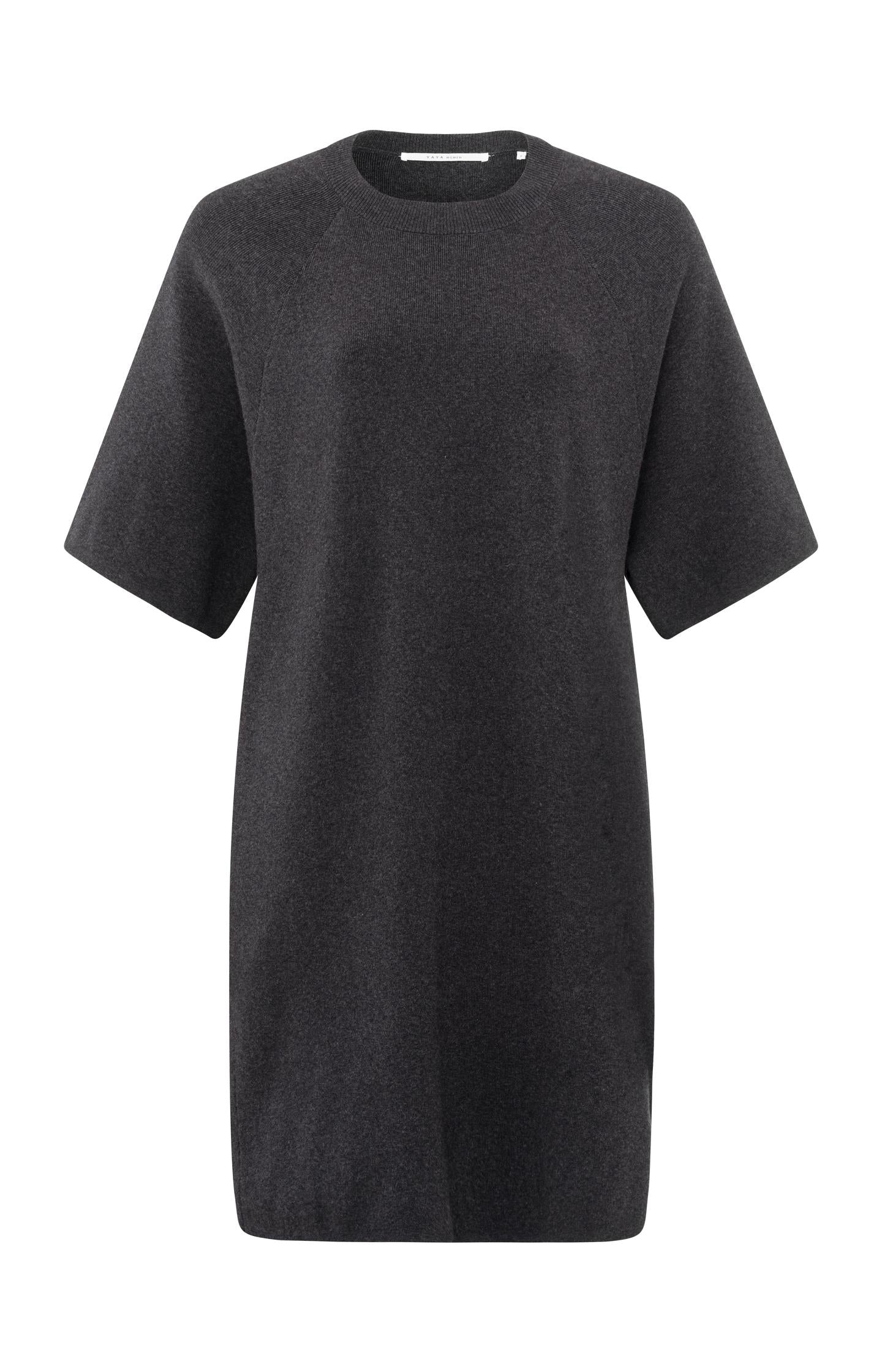 Knitted T-shirt dress with short sleeves and a round neck - Type: product