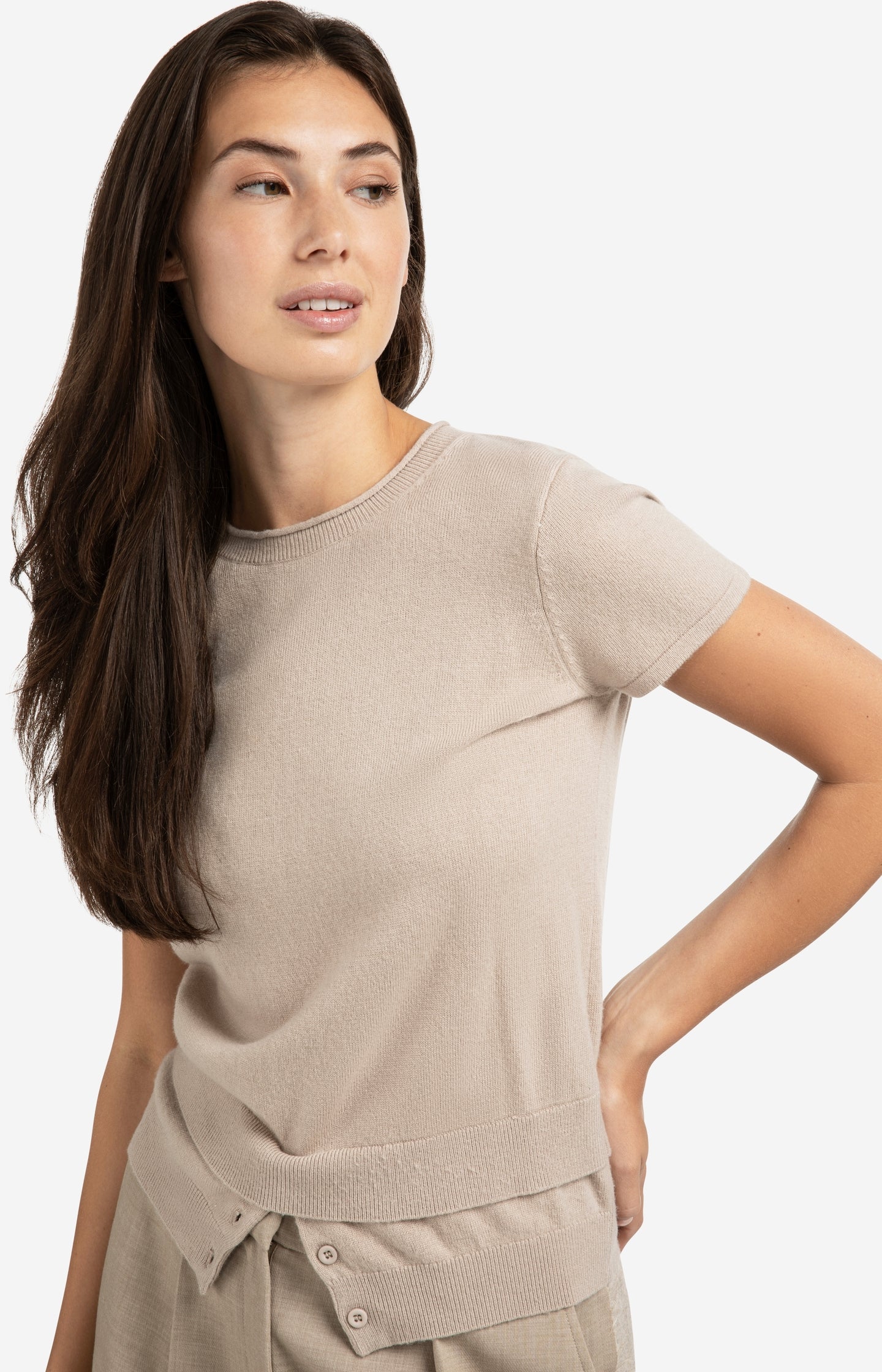 Knitted top with double hem and button details