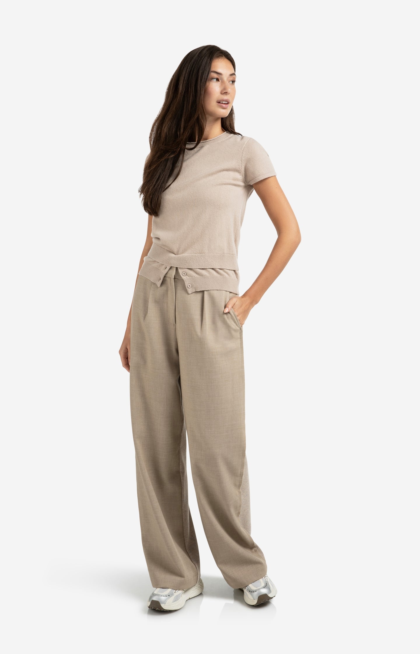 Knitted top with double hem and button details