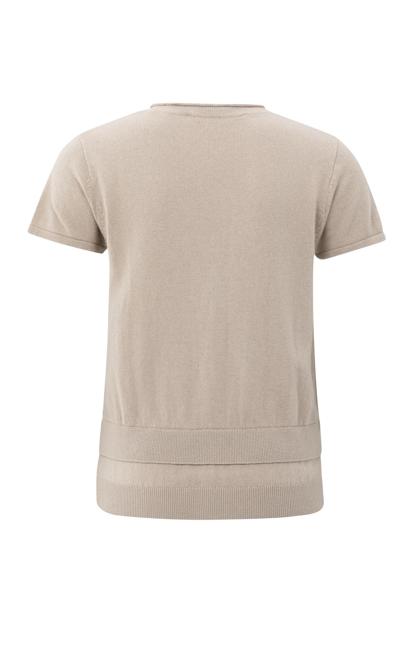 Knitted top with double hem and button details