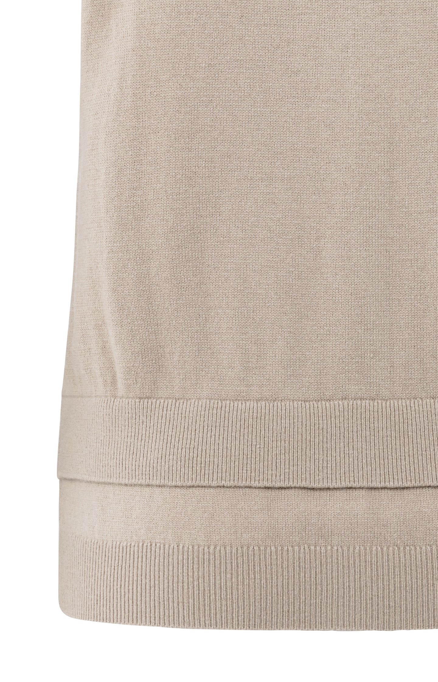 Knitted top with double hem and button details