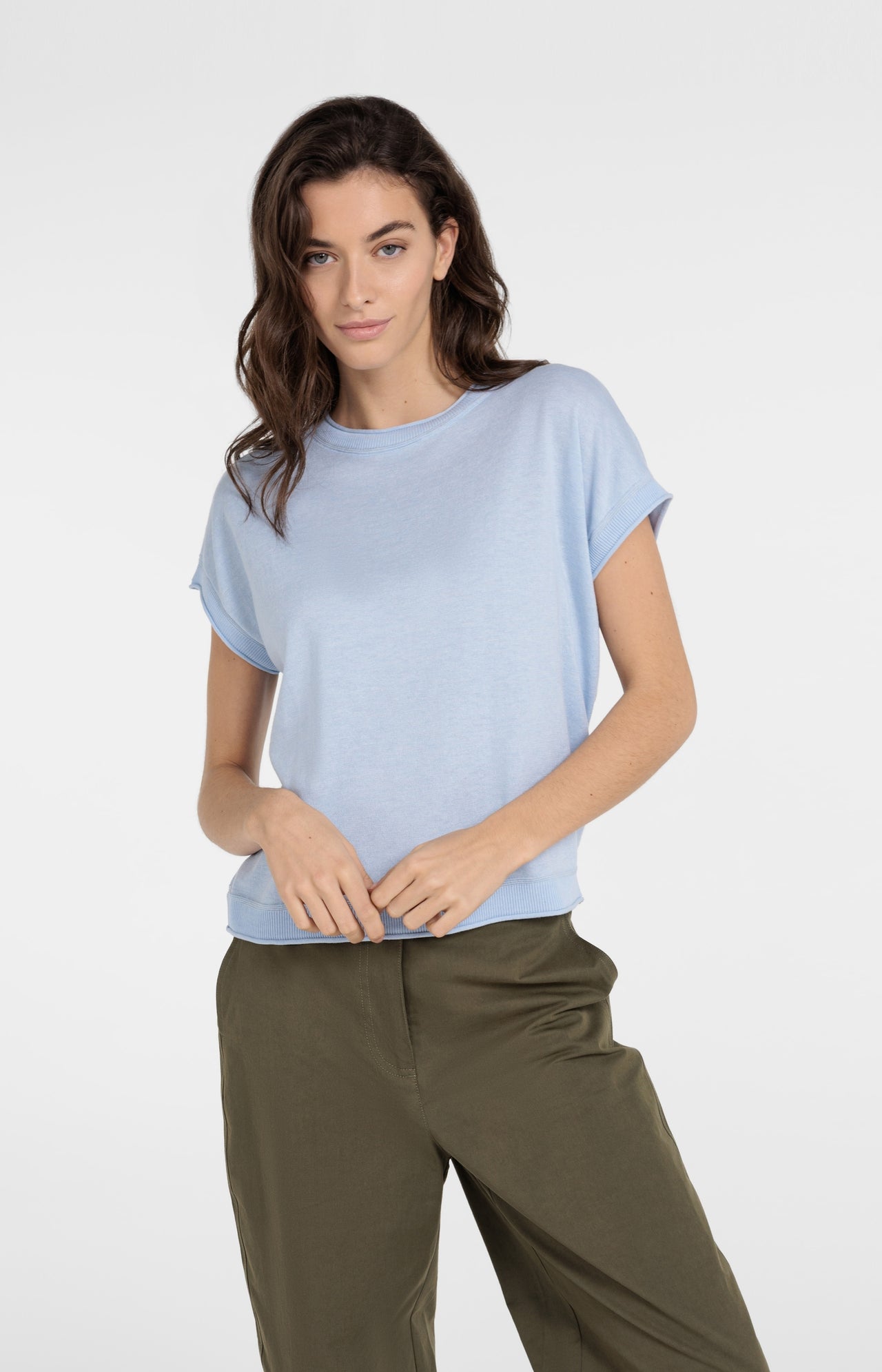 Knitted top with short sleeves and contrasting trims