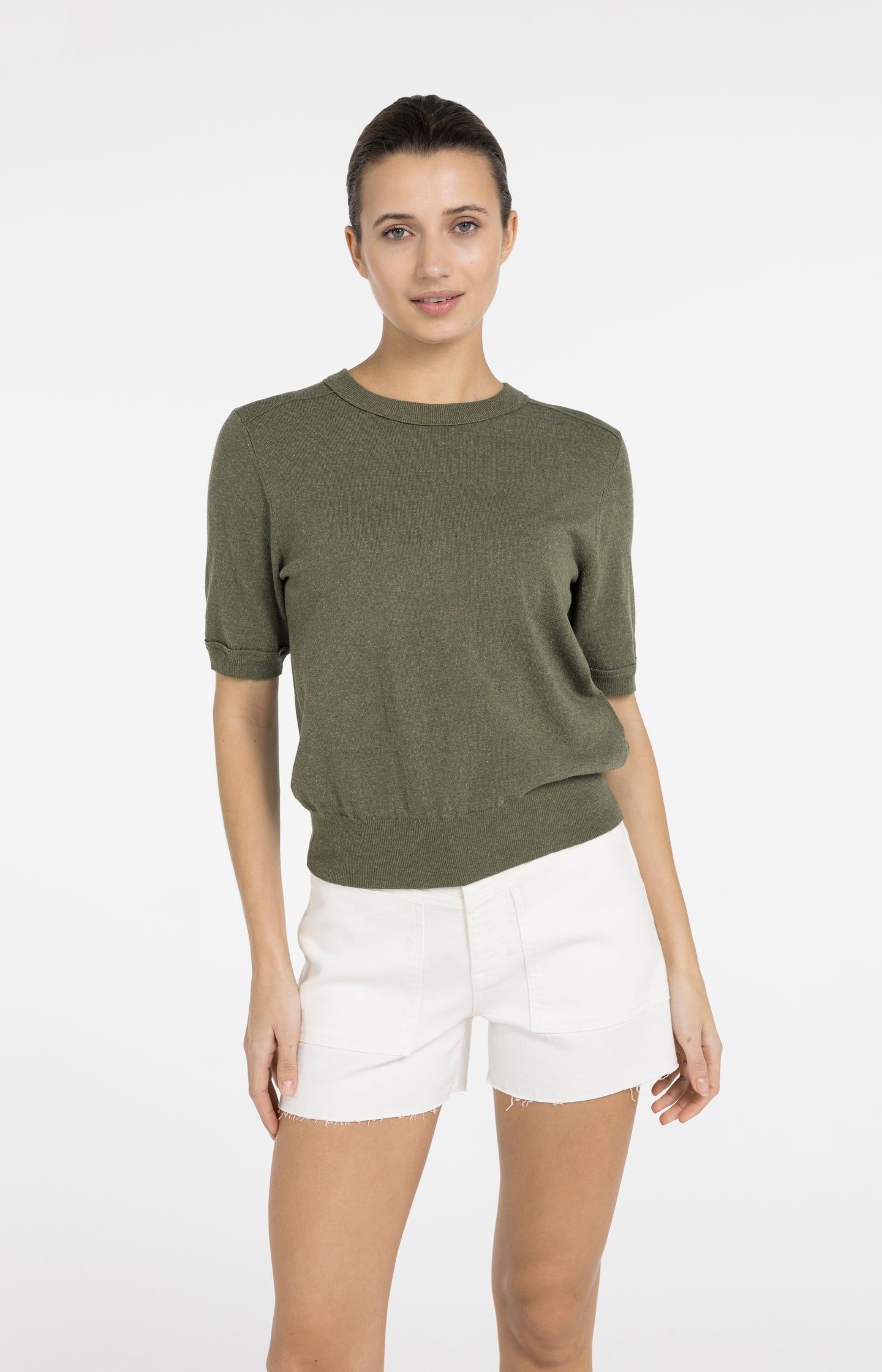 Knitted top with short sleeves and ribbed trims