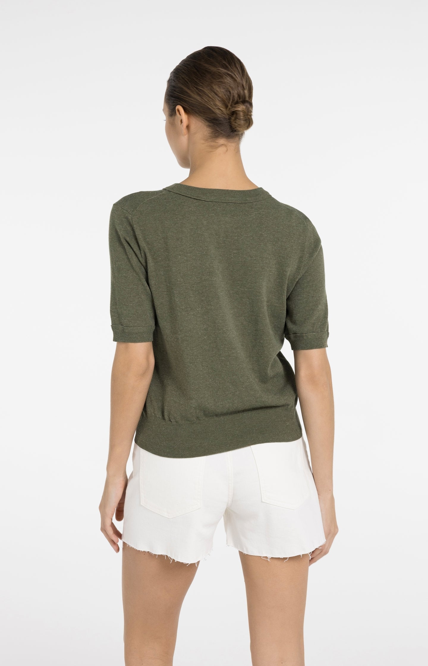 Knitted top with short sleeves and ribbed trims