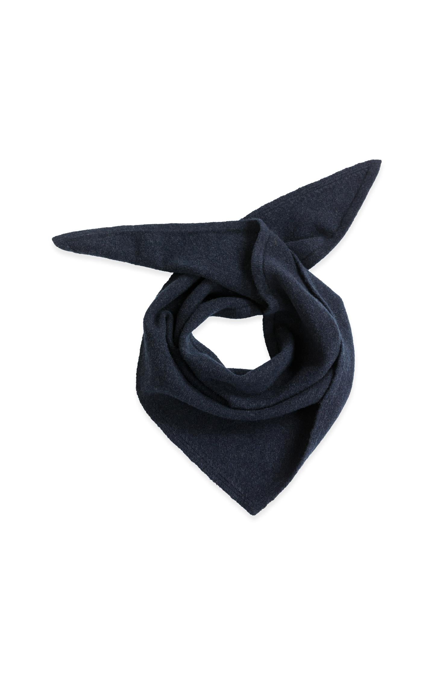Knitted triangle scarf - Type: lookbook