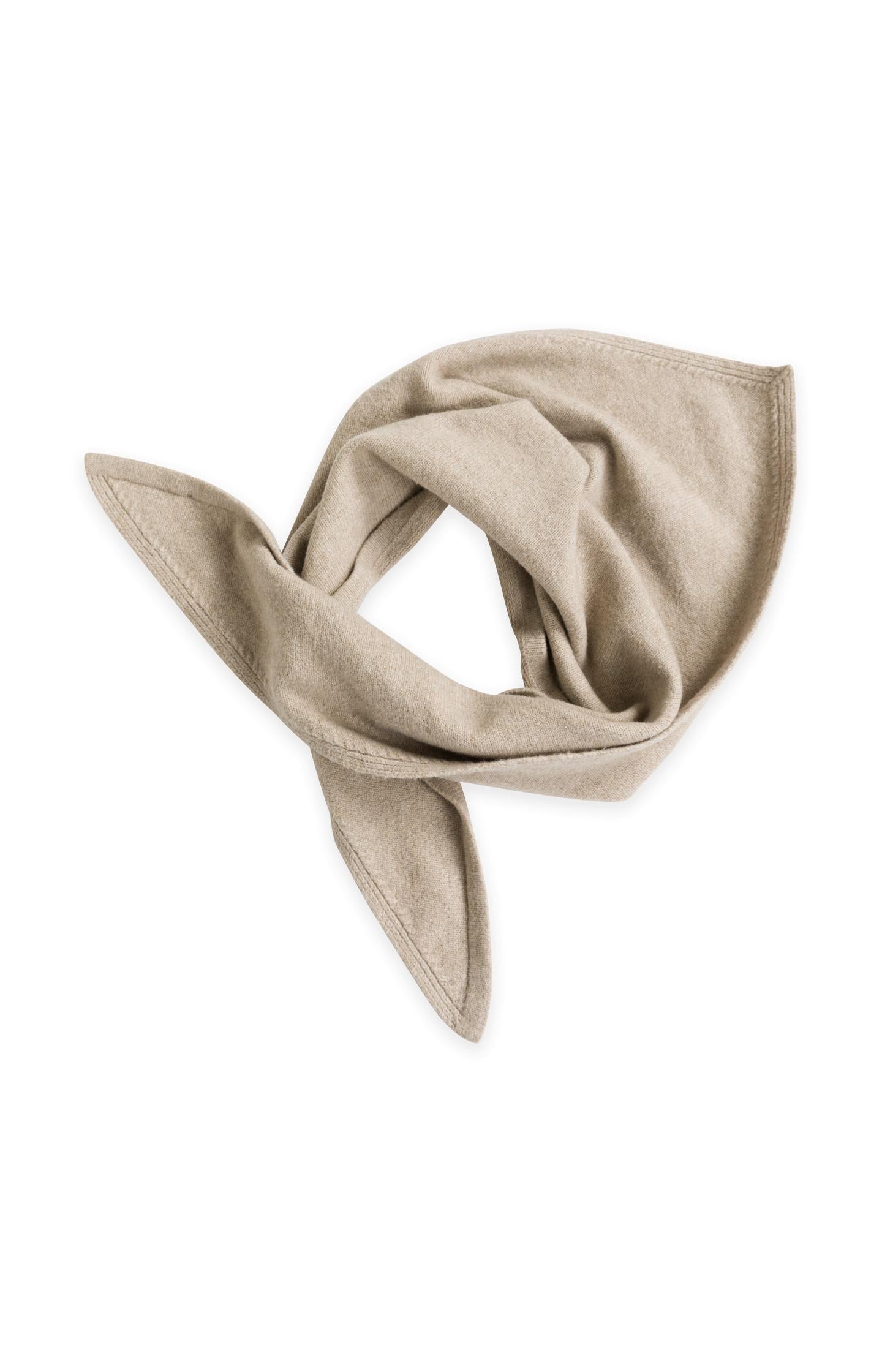 Knitted triangle scarf - Type: product
