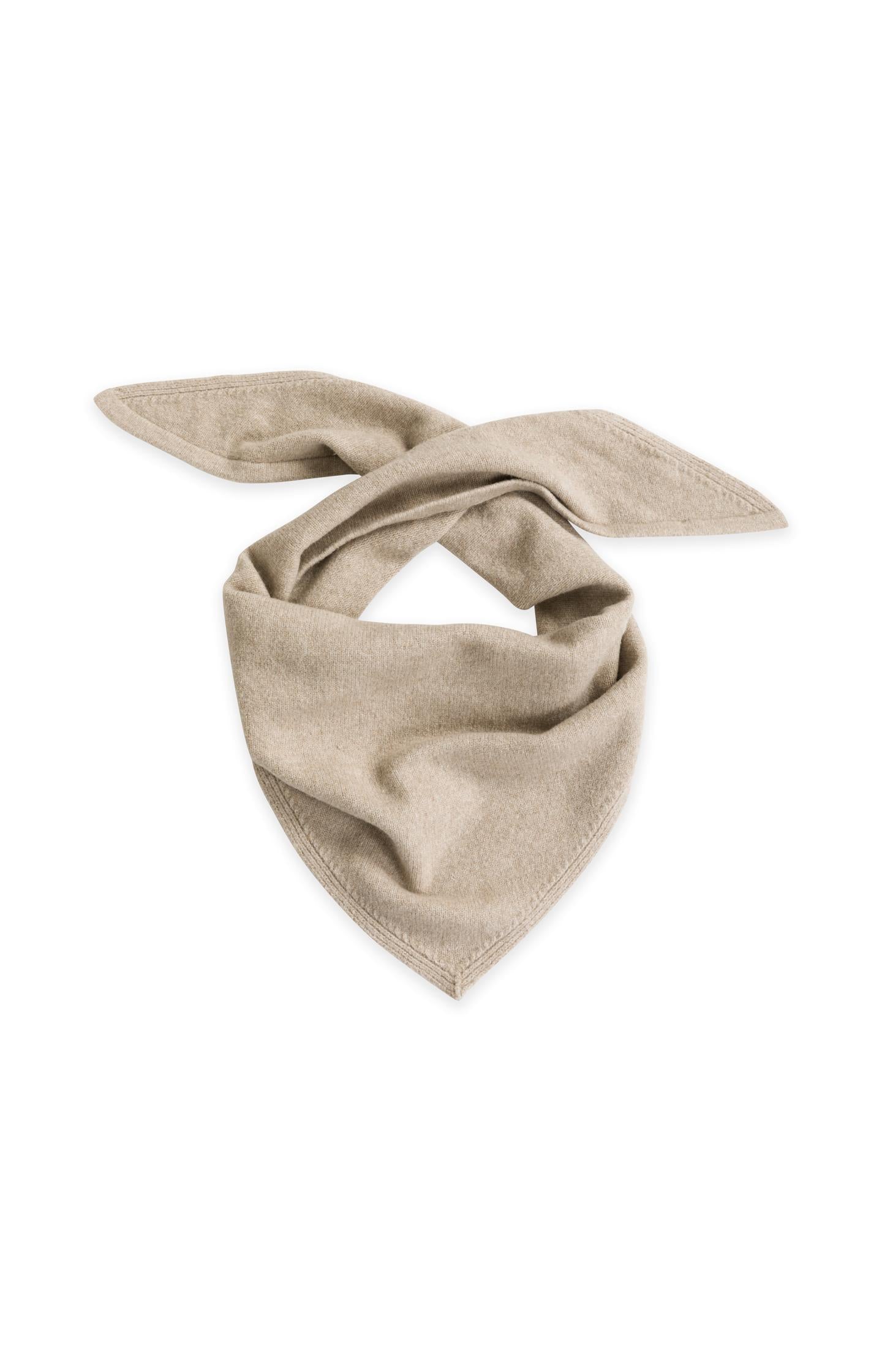 Knitted triangle scarf - Type: product