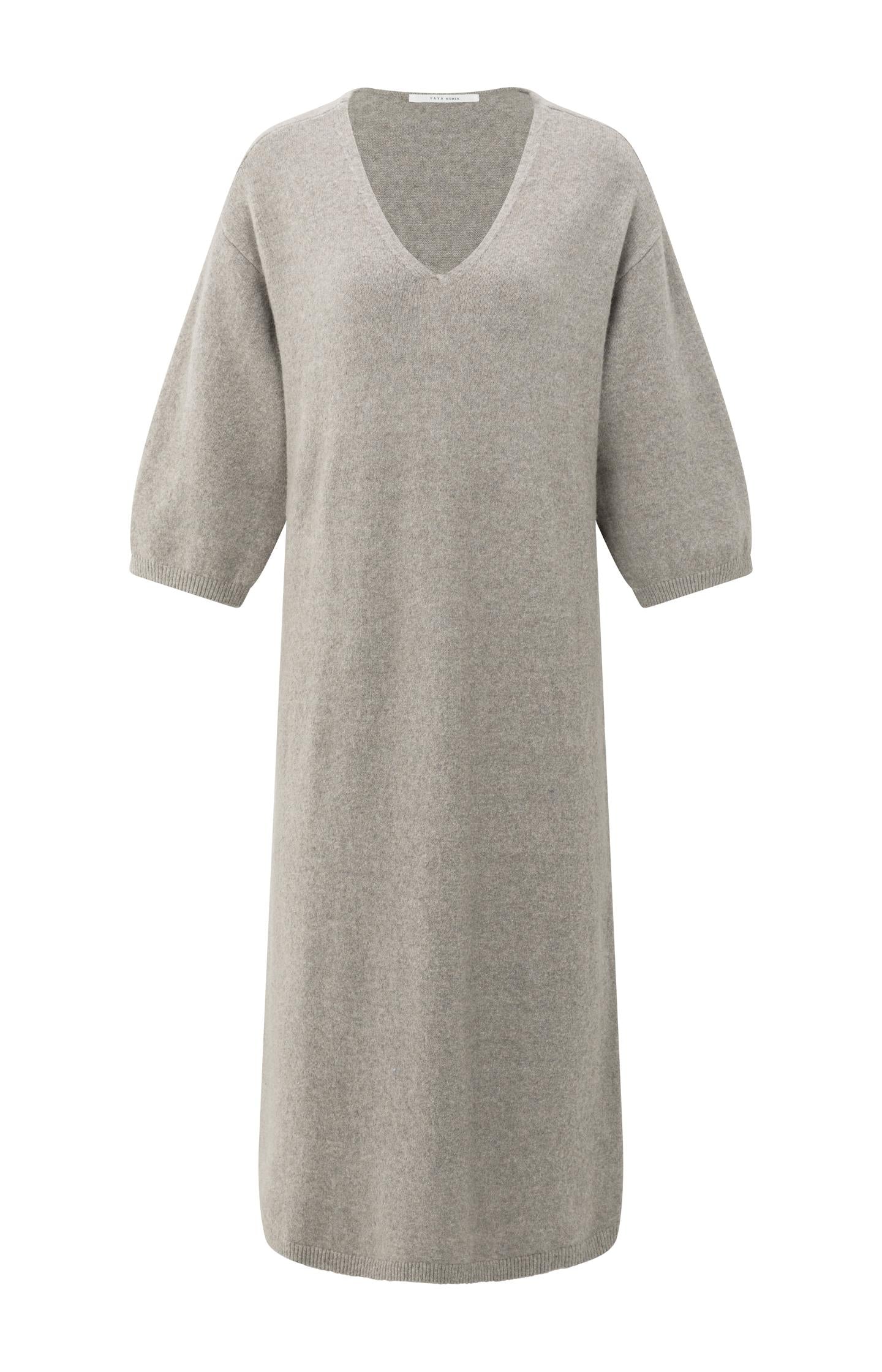 Knitted V-neck dress with short sleeves - Type: product